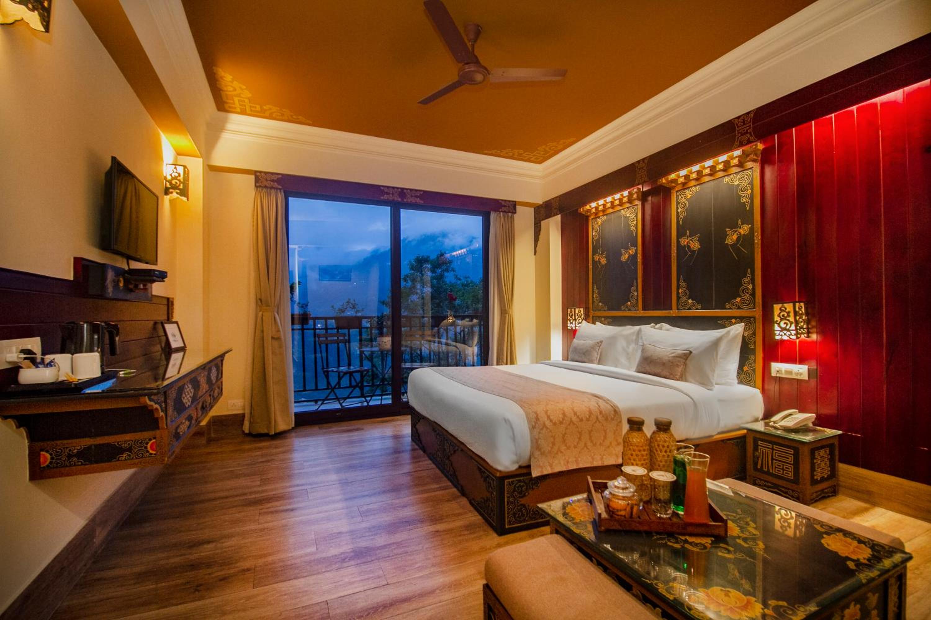 Tara Room with Balcony & Valley View - Photo 1