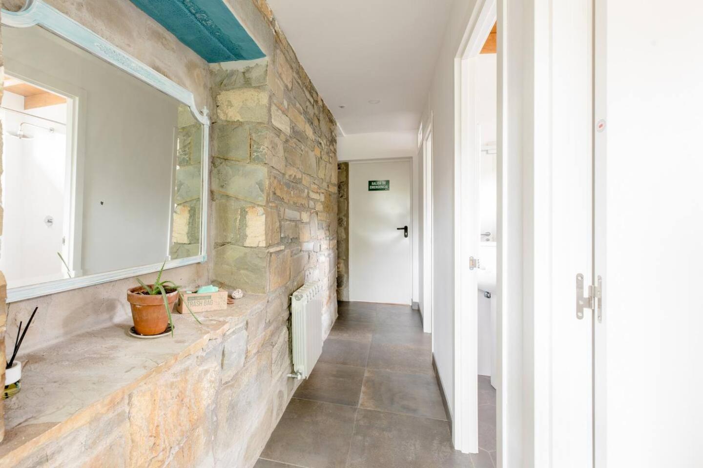 Triple Room With Shared Bathroom photo 3