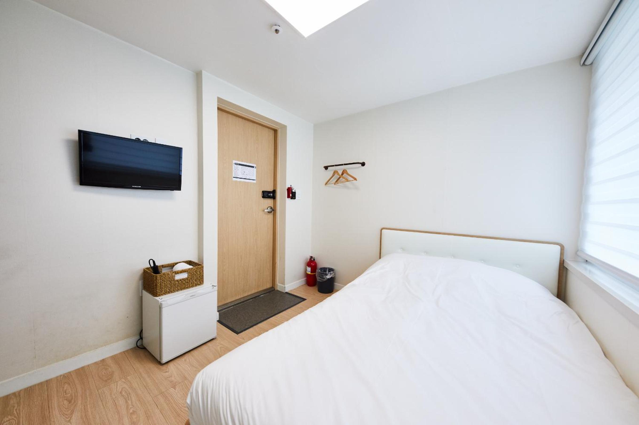 Standard Double Room - Photo 4