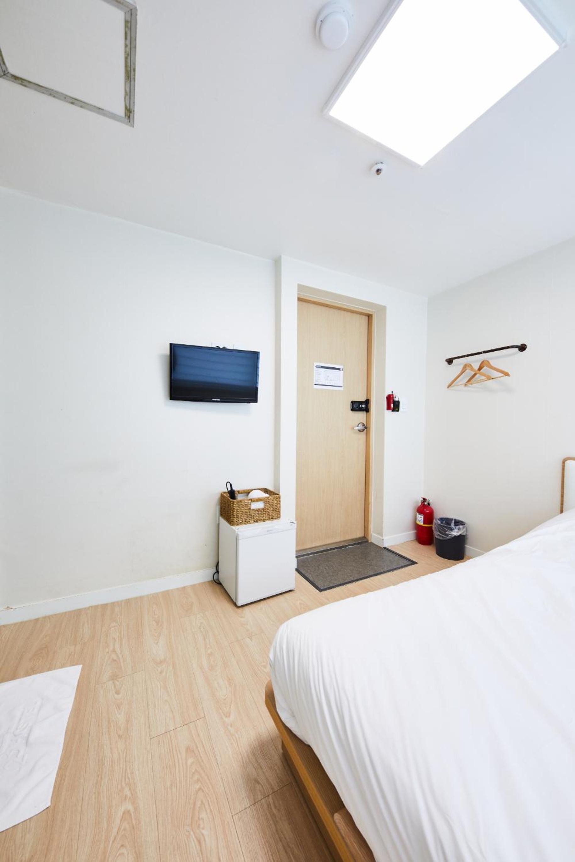 Standard Double Room - Photo 3