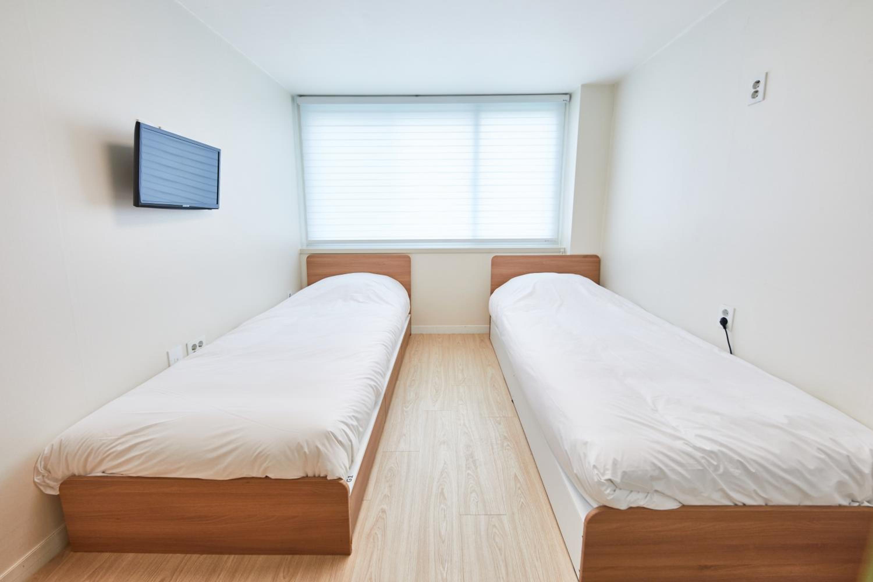 Standard Twin Room - Photo 6