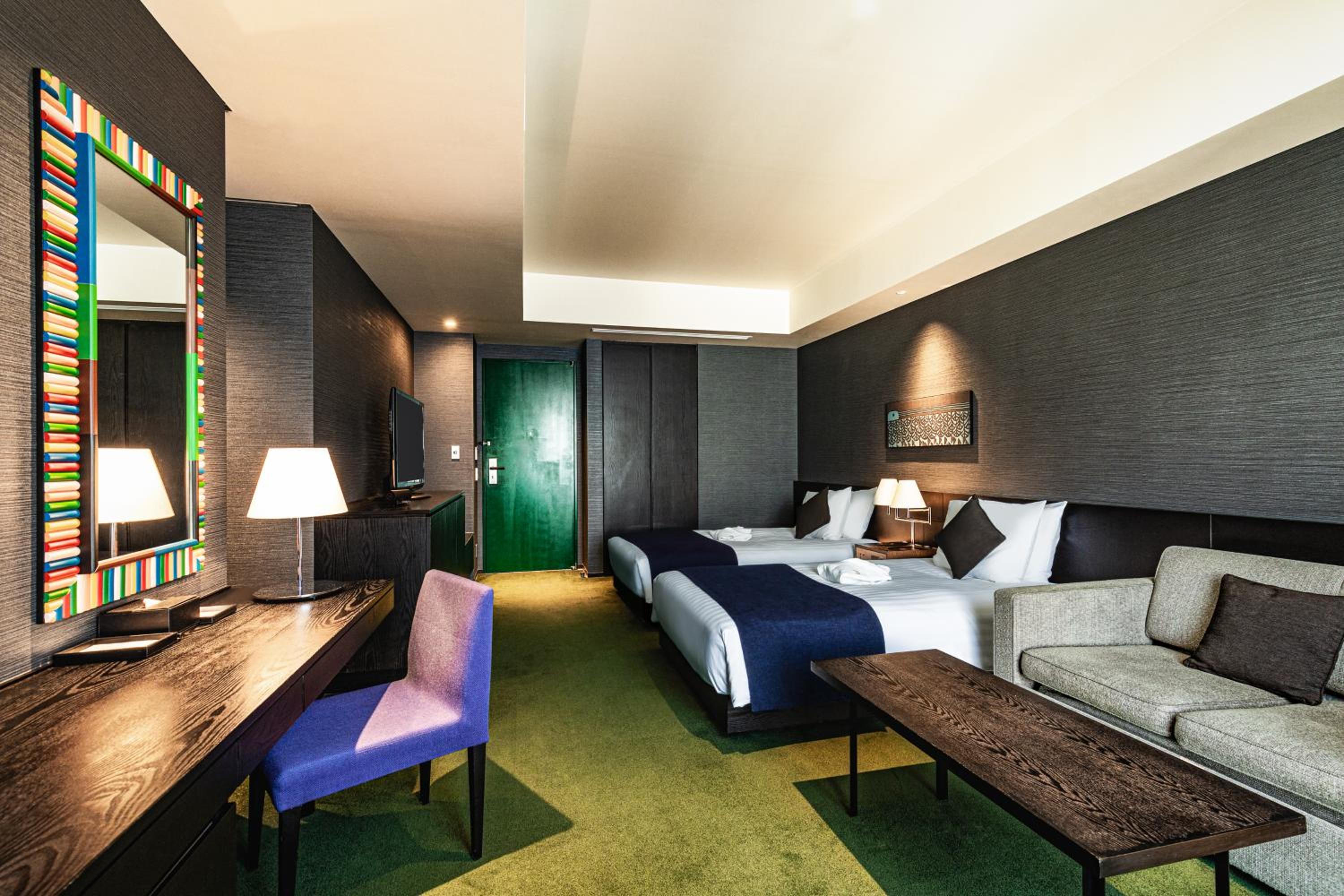 Deluxe Twin Room on High Floor - Smoking - Photo 8