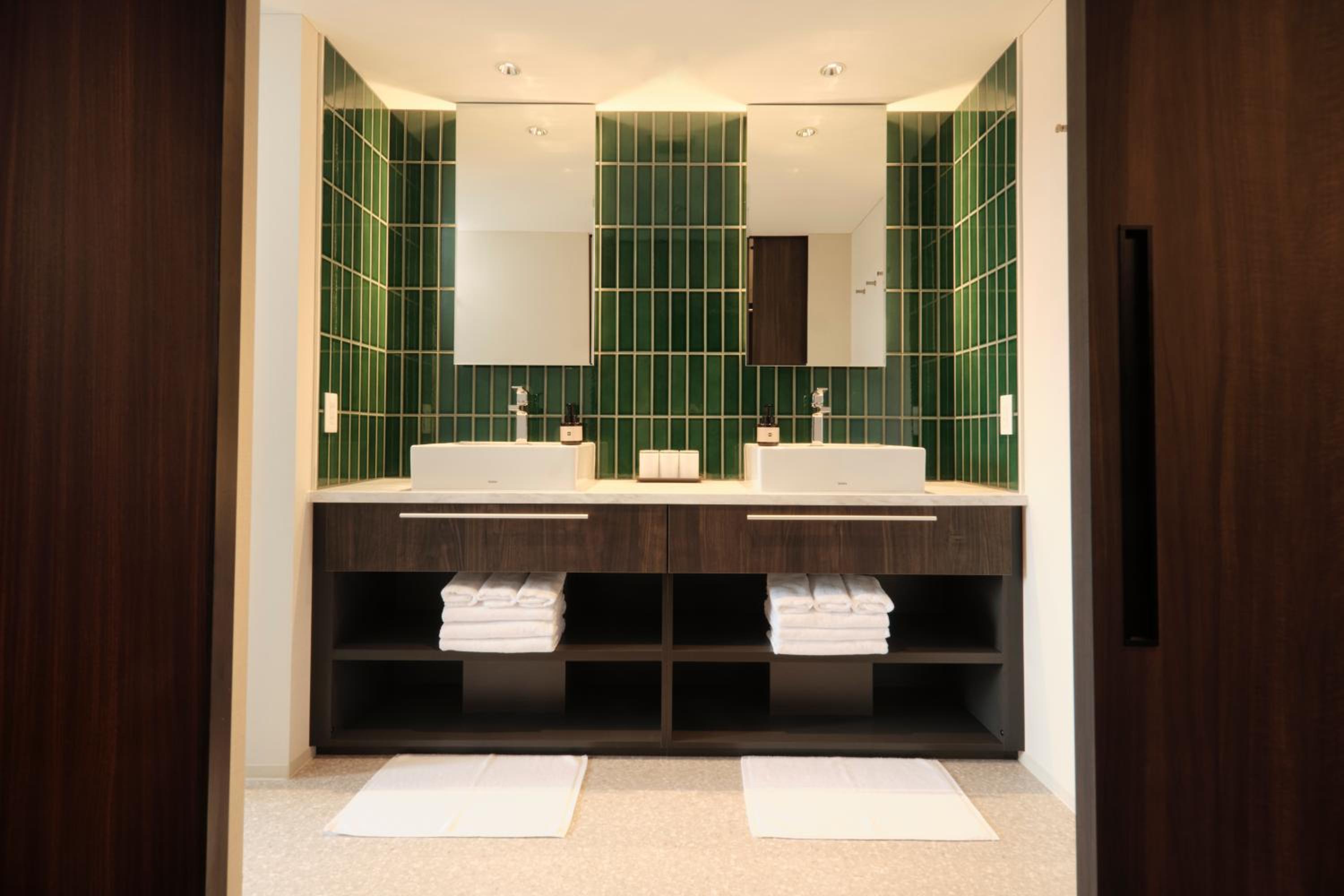 Suite with Spa Bath photo 3