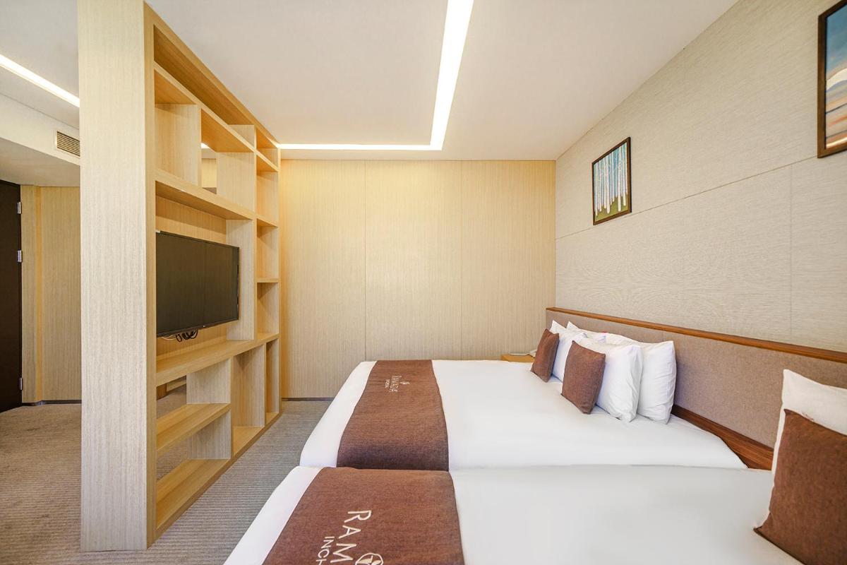 Corner Suite Twin photo 1