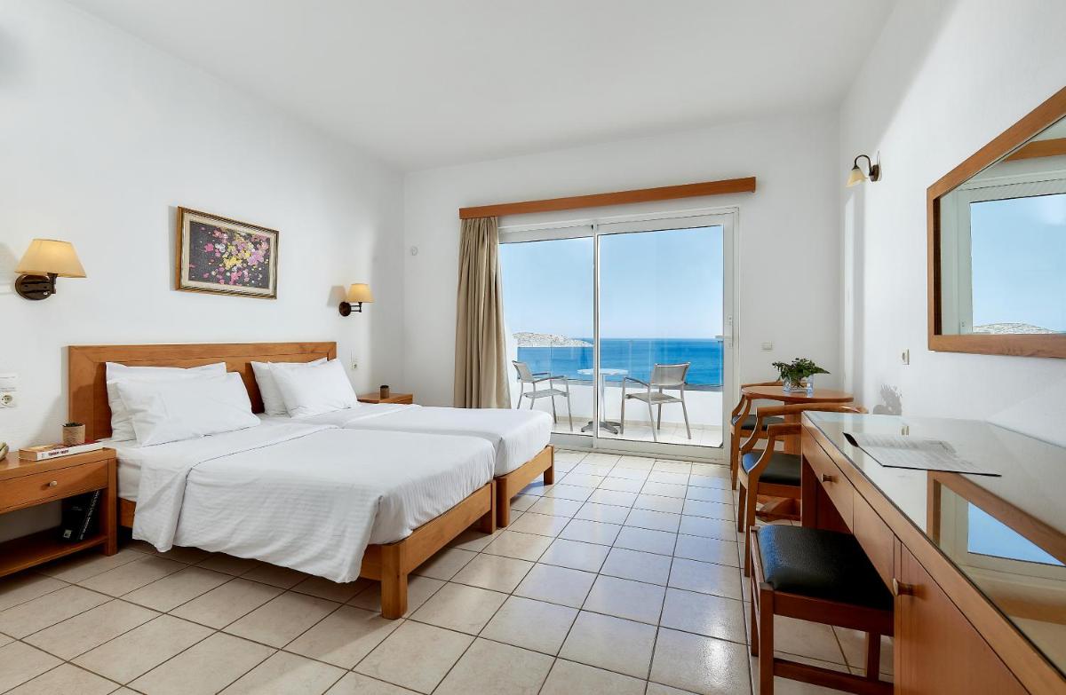 Double Room with Panoramic Sea View photo 2
