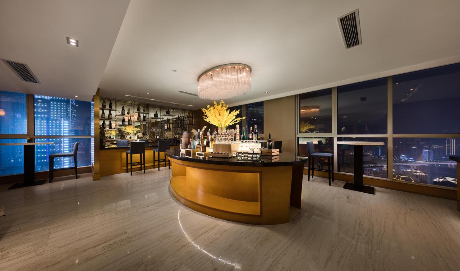Deluxe Suite - Photo 8
