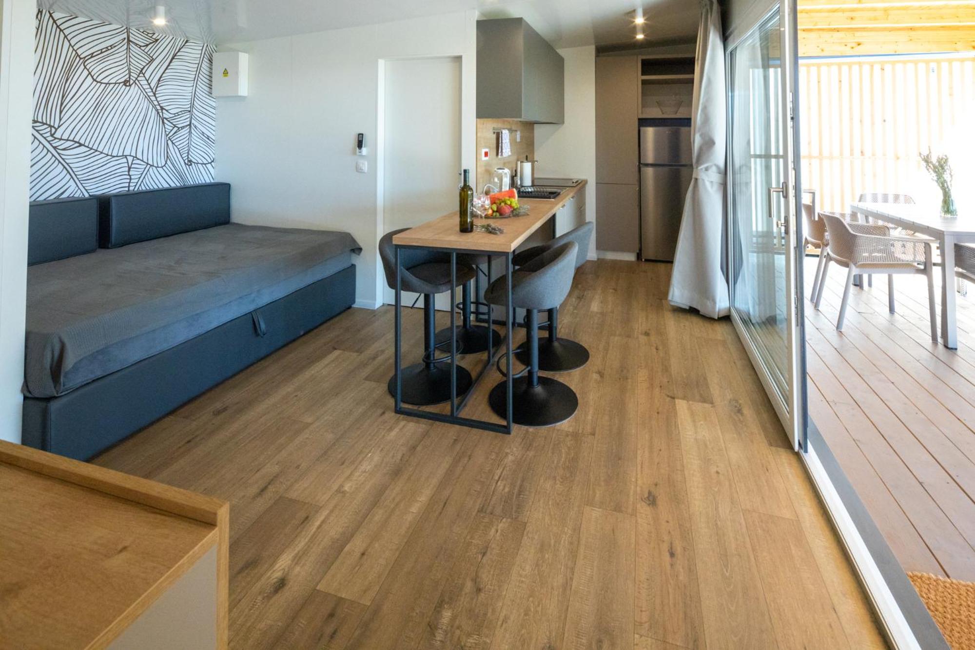 Superior Two-Bedroom Mobile Home with Terrace and Lake View - Photo 7