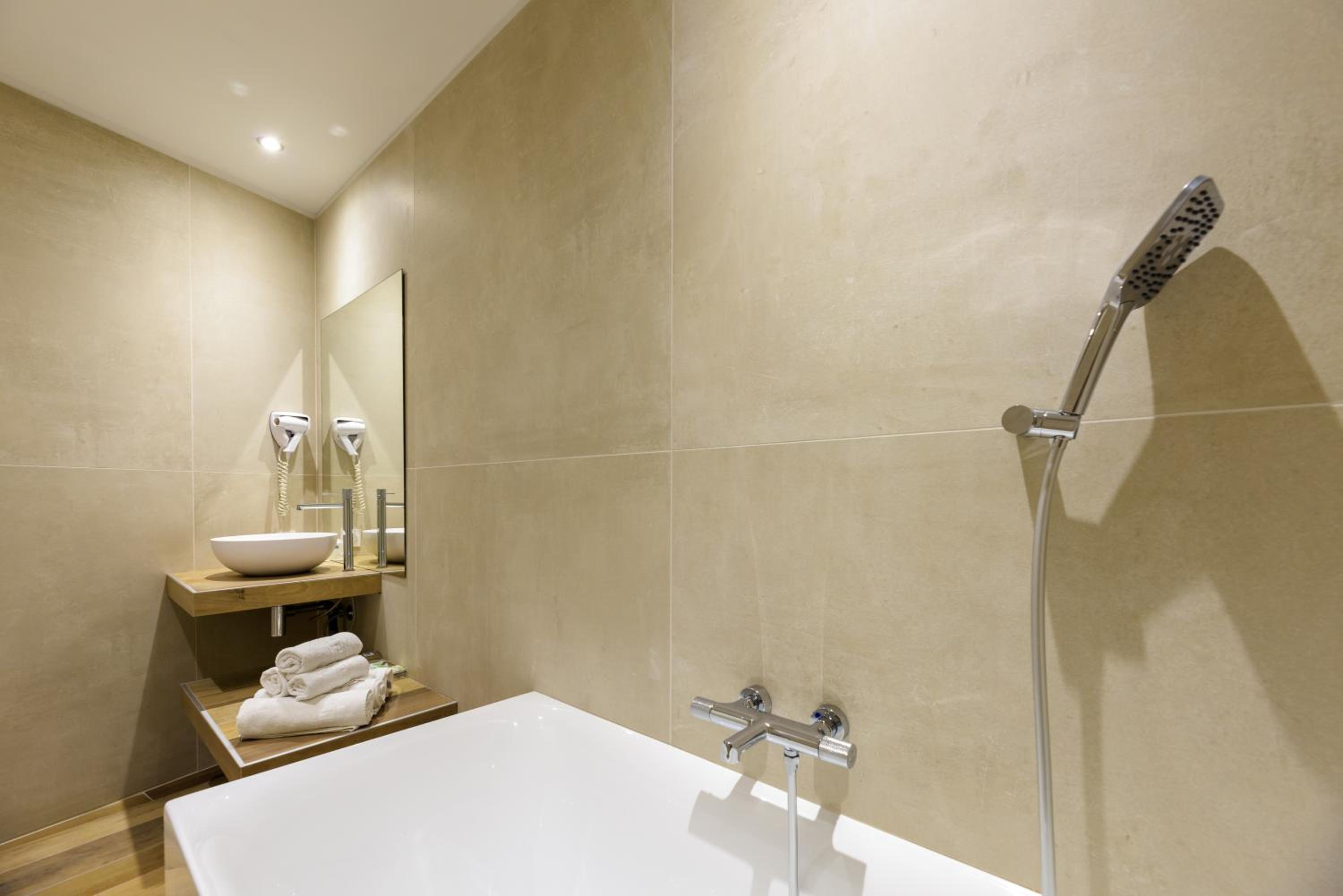 Triple Room - Photo 5