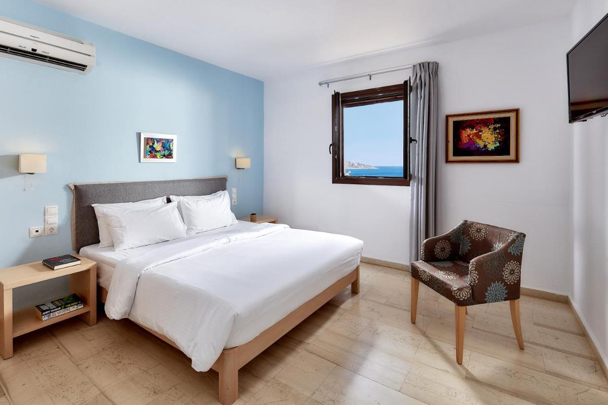  Family Room with Panoramic Sea View photo 2