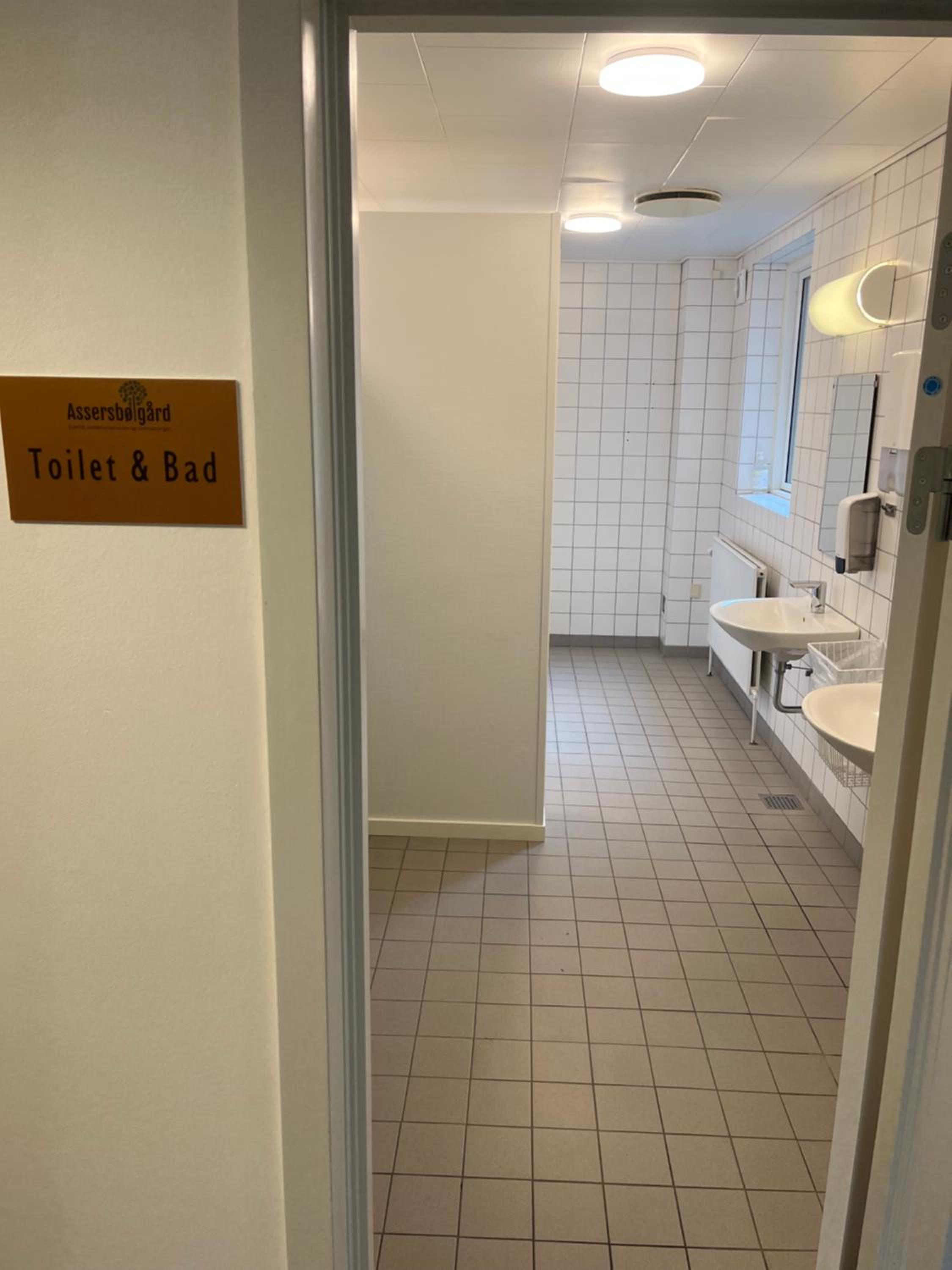 Double Or Twin Room With Shared Bathroom photo 2