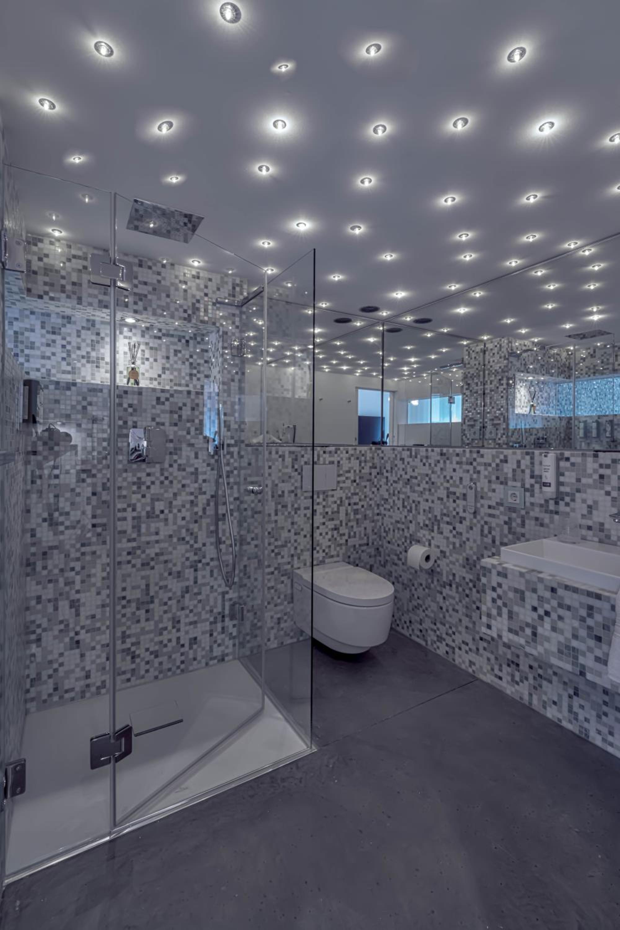 Superior Studio with Rainforest Shower and Kitchen   photo 3