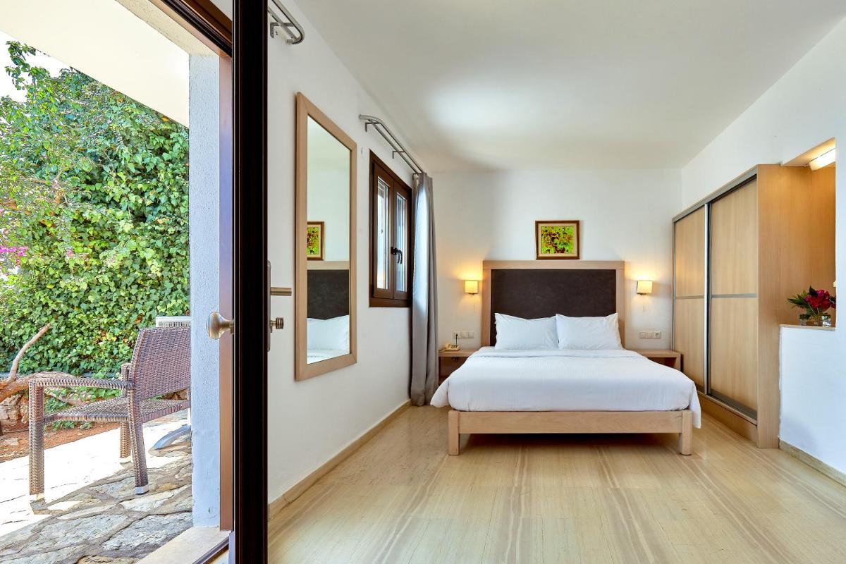 Junior Suite with Panoramic Sea View photo 1