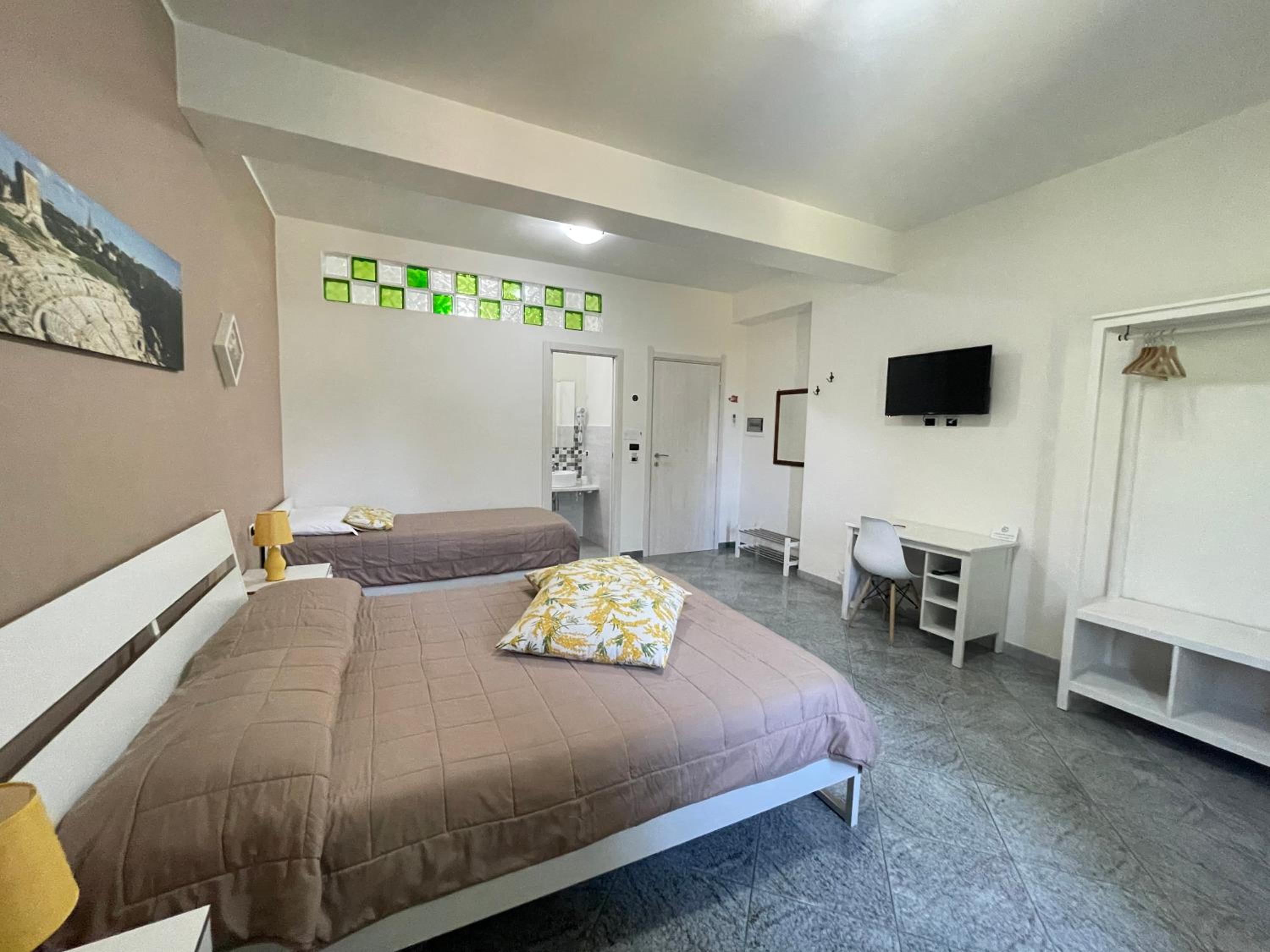 Triple Room - Photo 2