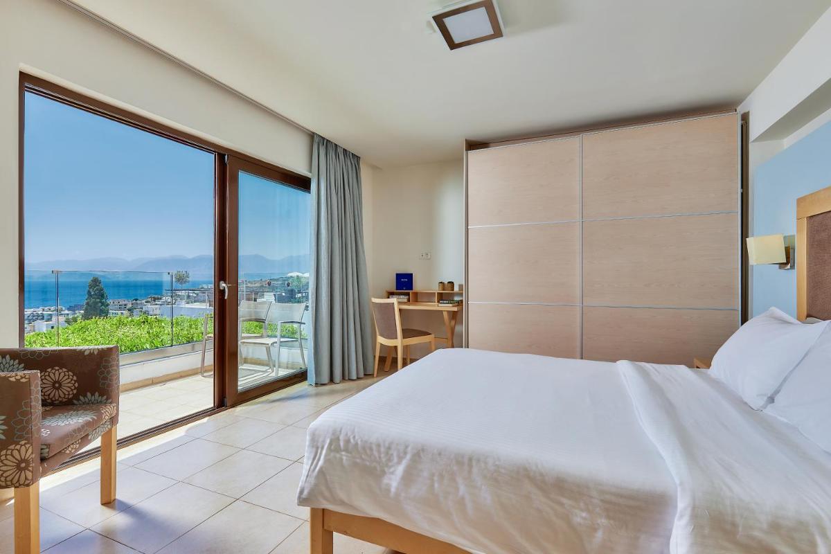 2 Bedroom Superior Family Suite with Panoramic Sea View photo 1