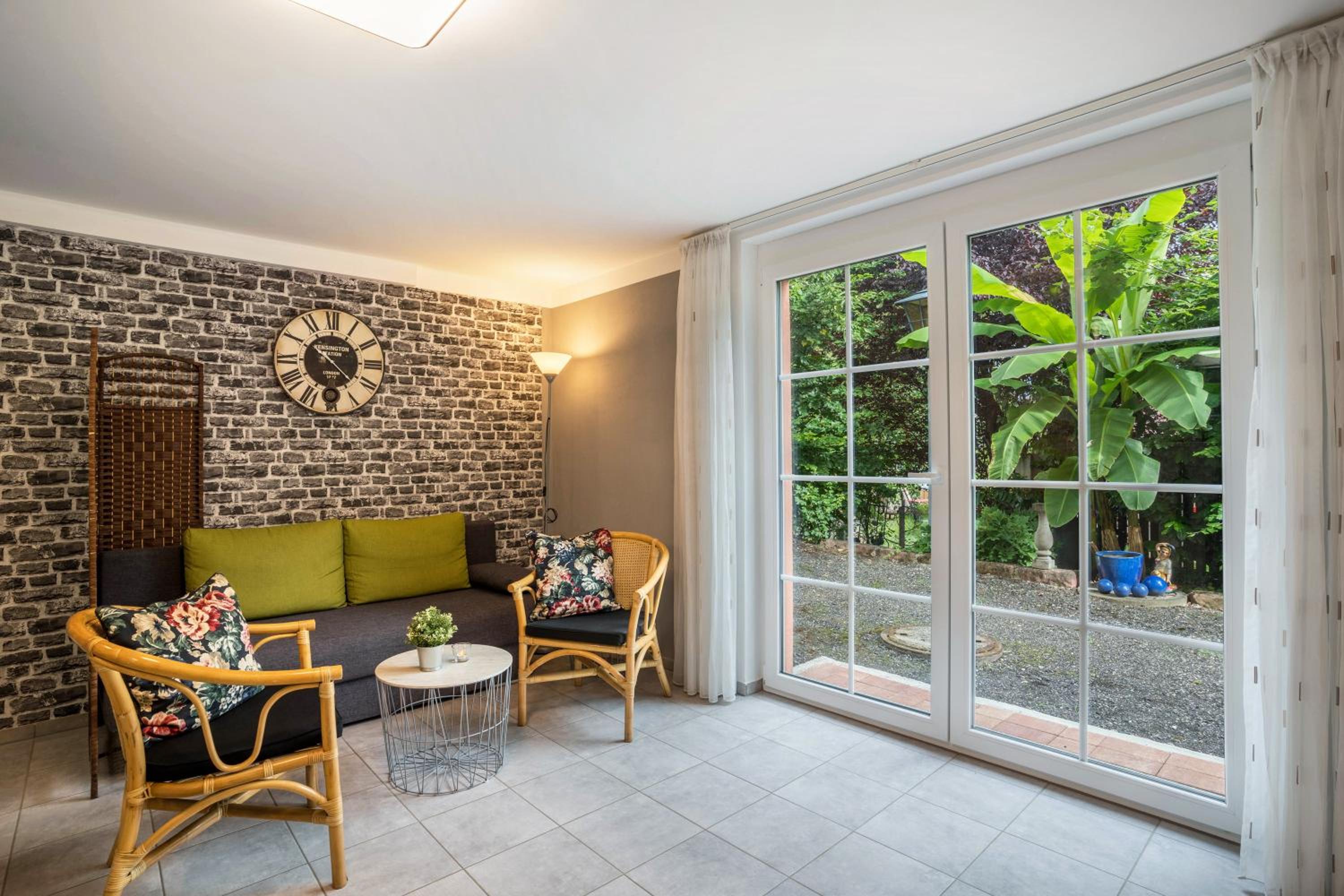 One-Bedroom Apartment with Garden View photo 1