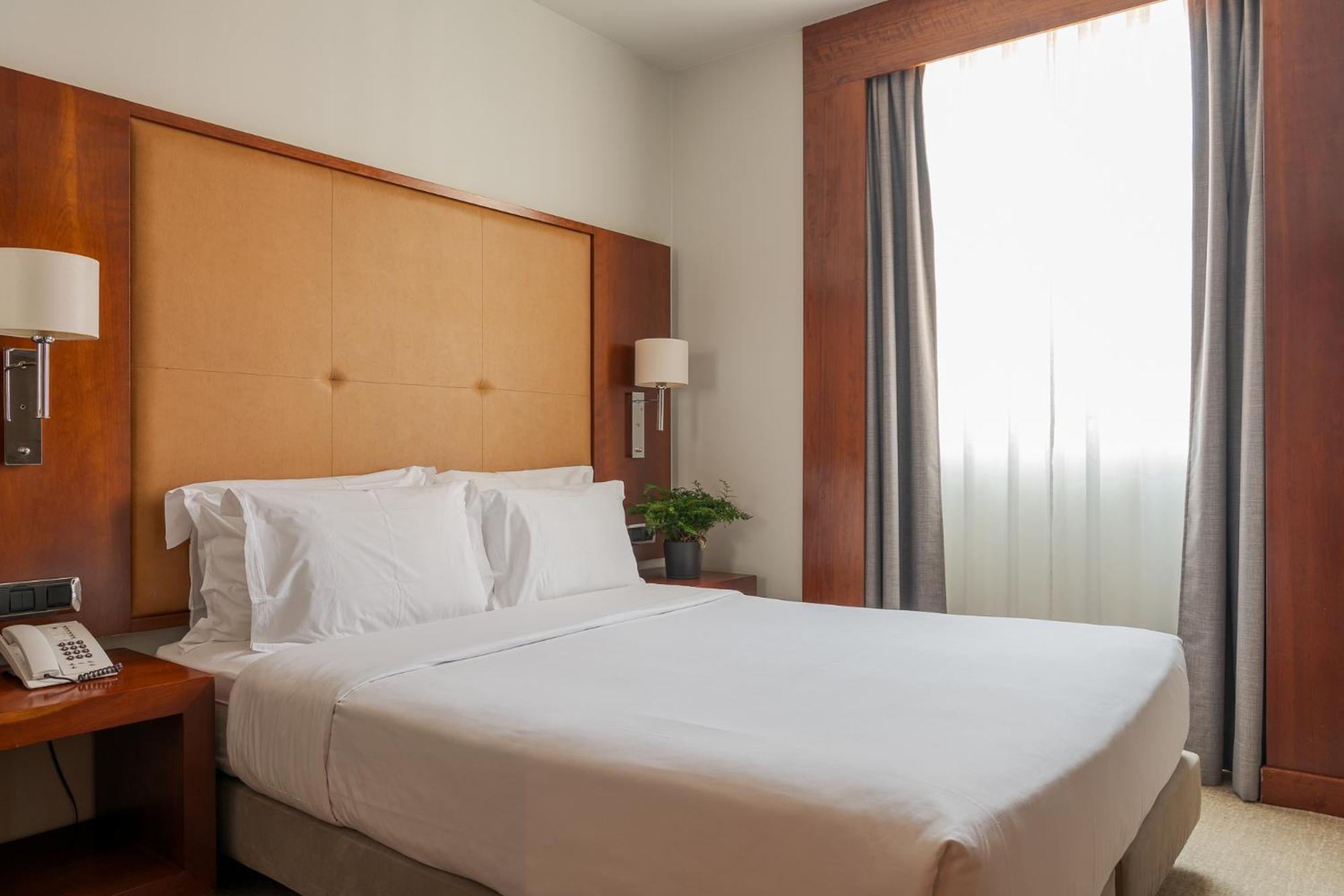 Double or Twin Room - Photo 2