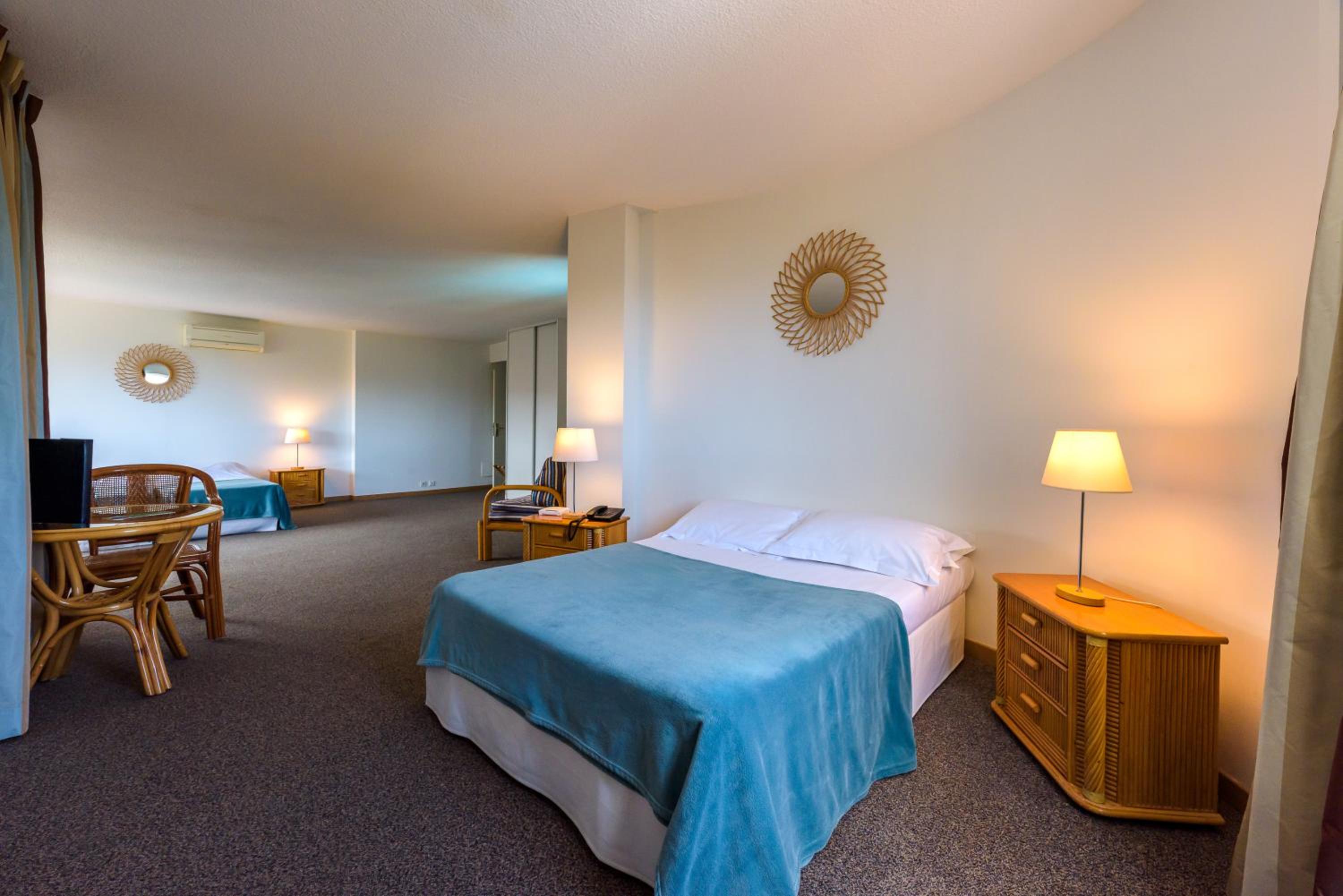 Quadruple Room - Photo 5
