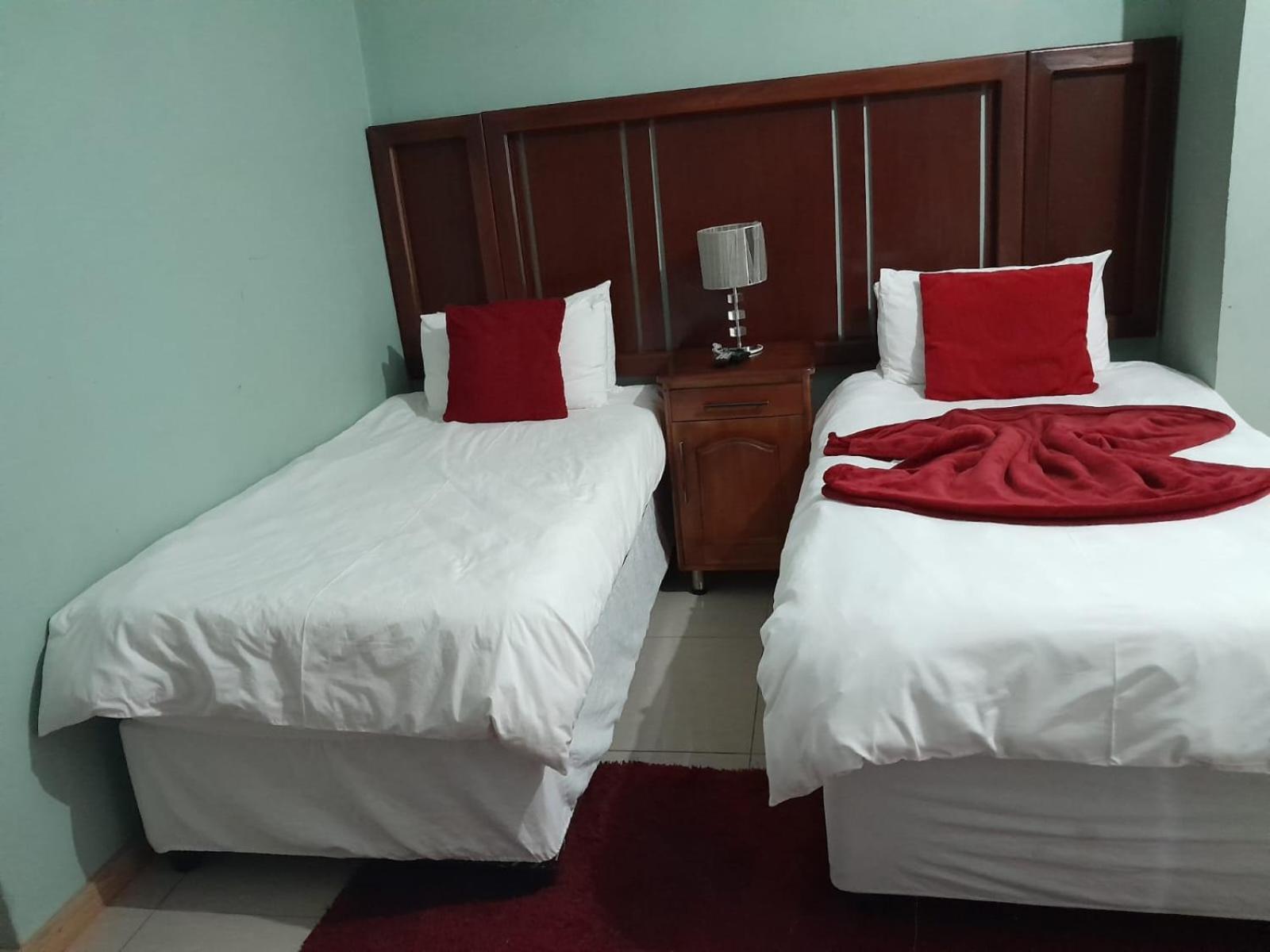 Standard Twin Room - Photo 5