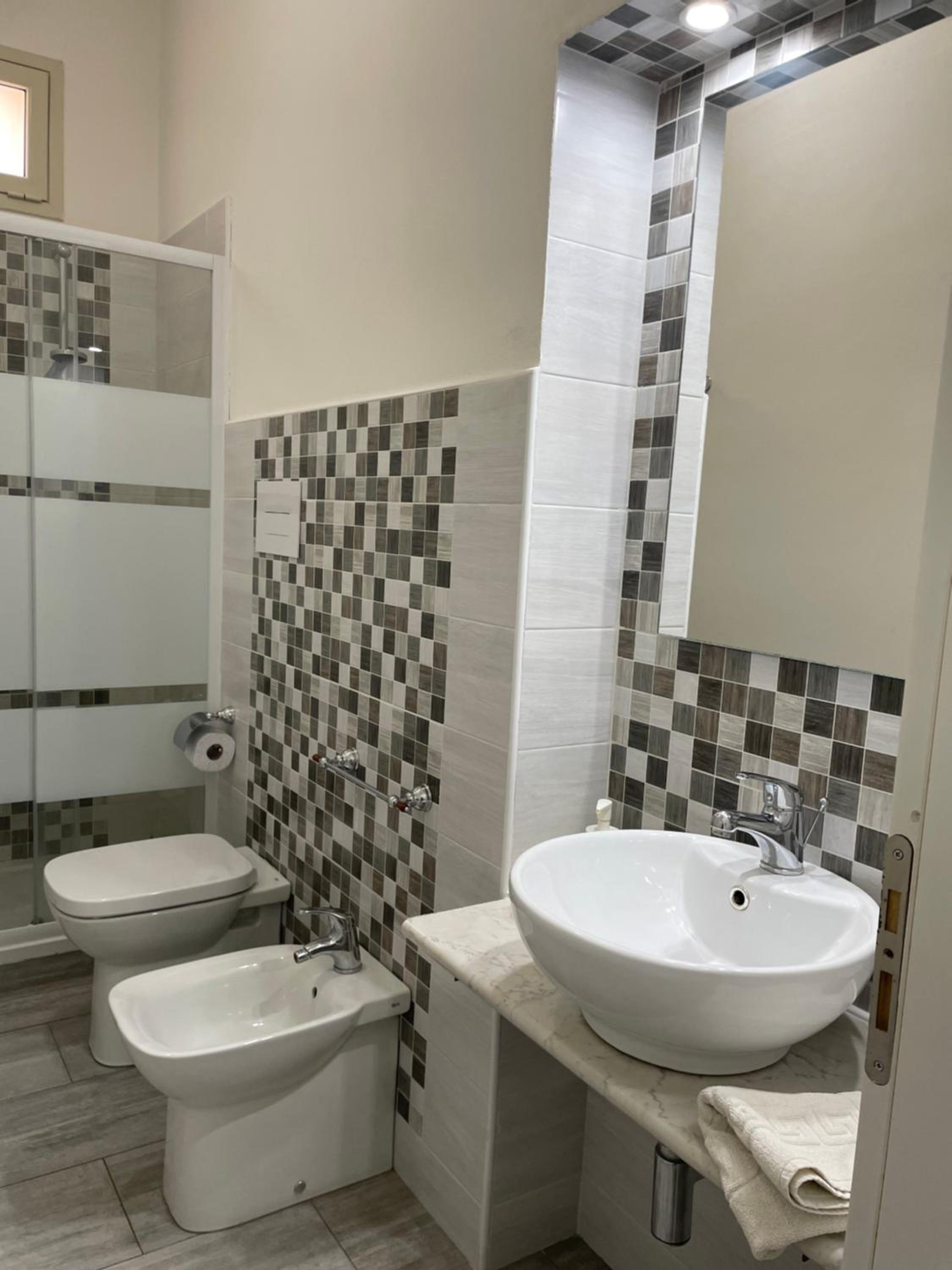 Double Room - Photo 4