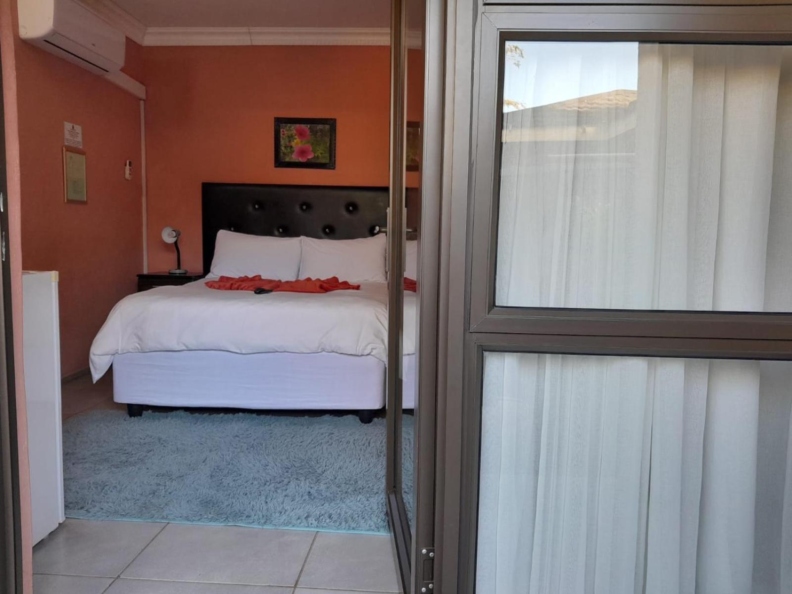 Standard Double Room - Photo 6