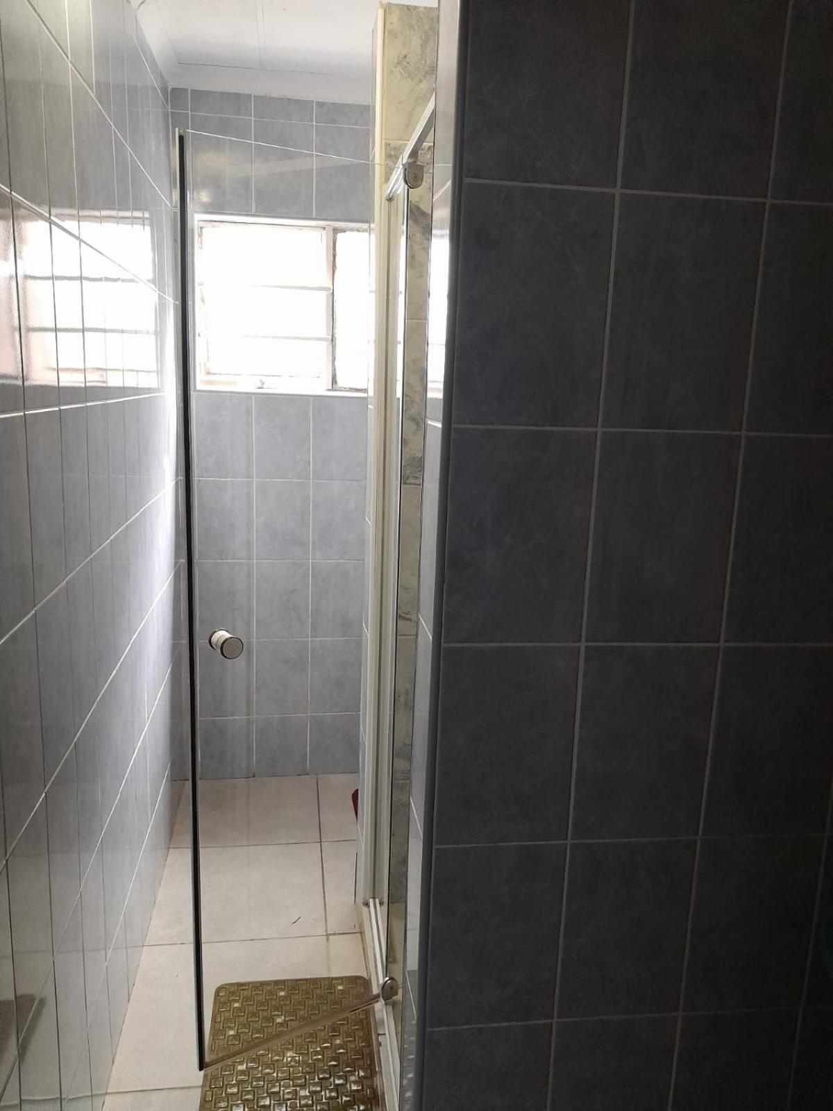 Standard Double Room - Photo 5