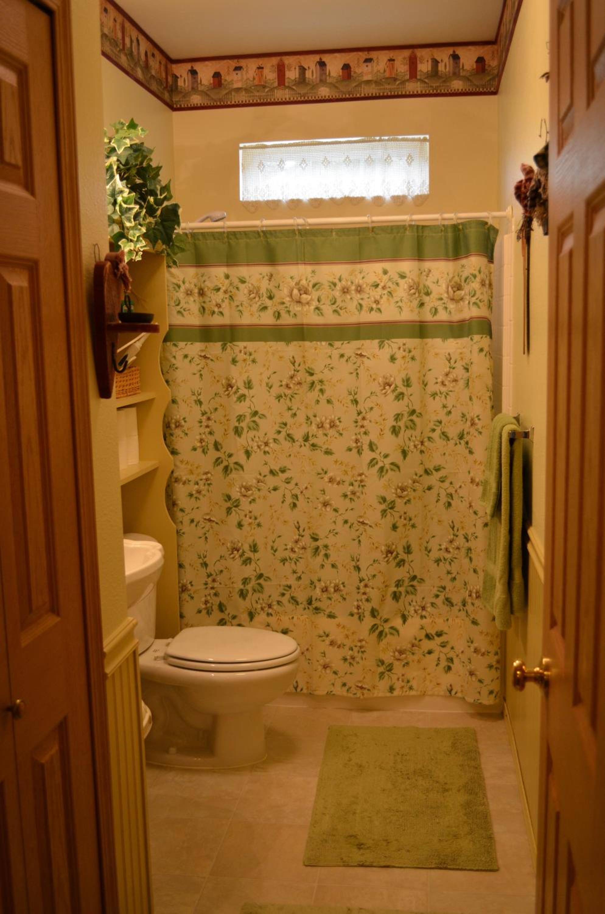 Standard Queen Room With Private bathroom photo 3