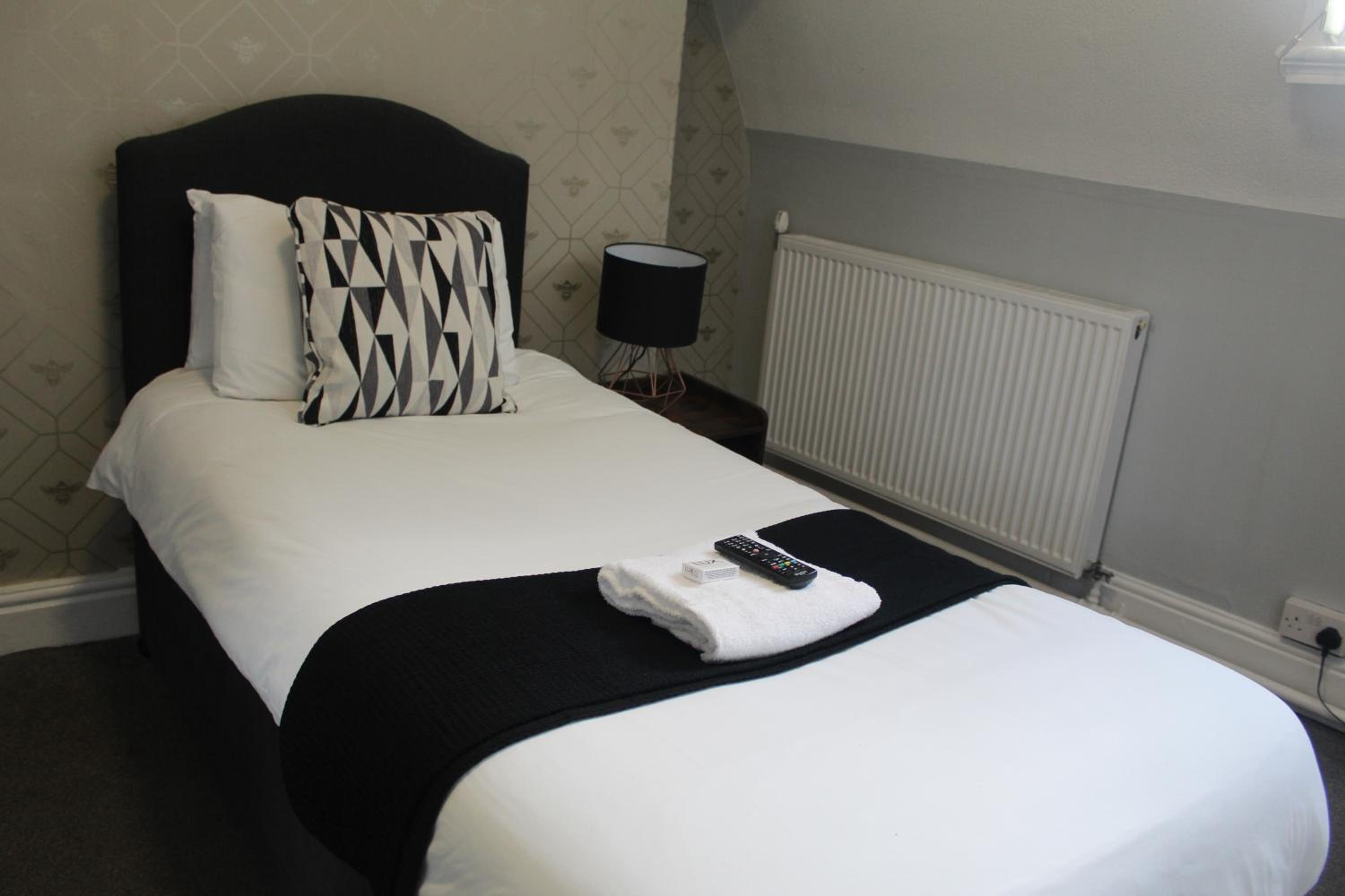 Single Room - Photo 1