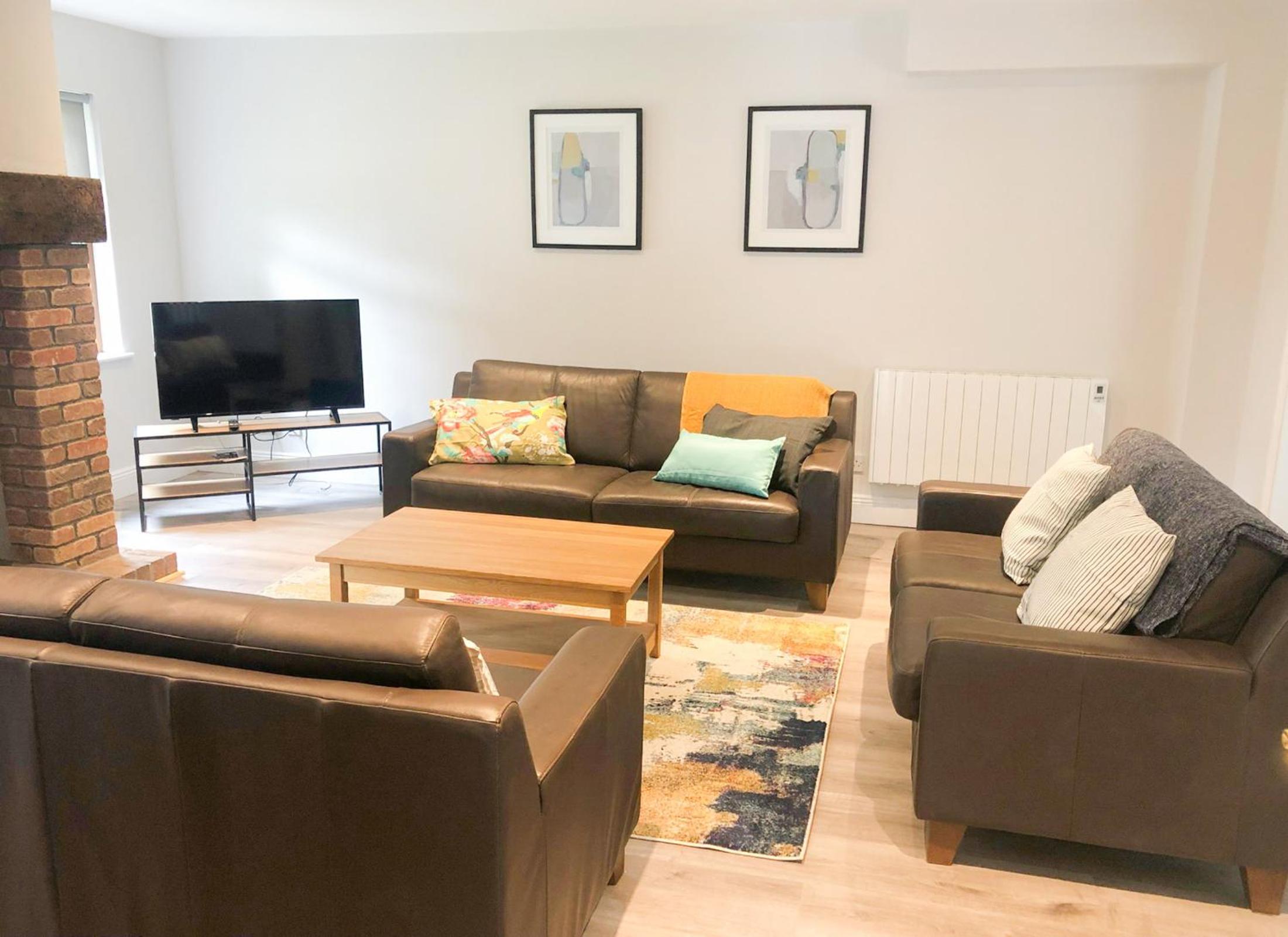 Four-Bedroom House photo 2
