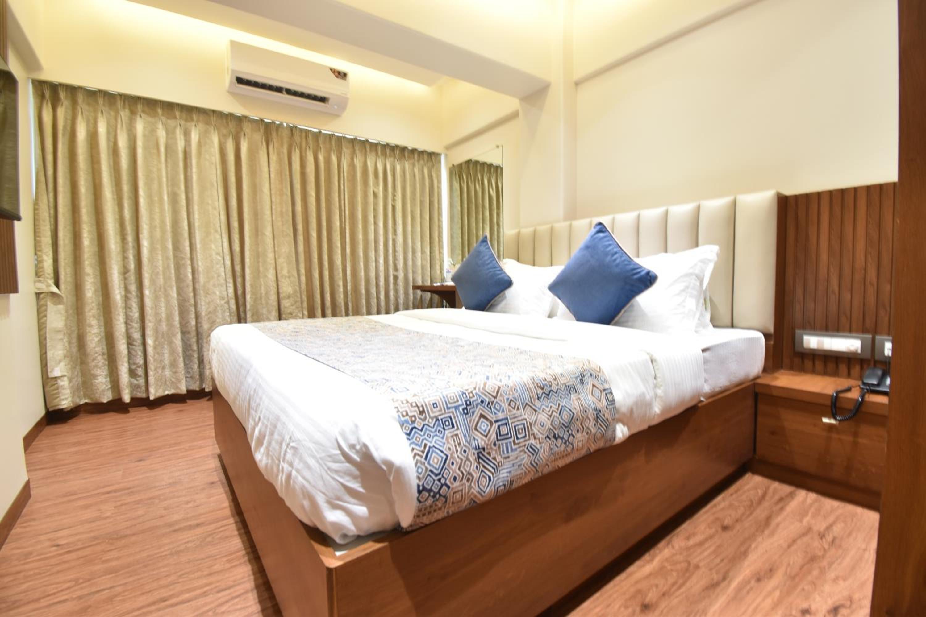 Deluxe Double Room - Photo 4