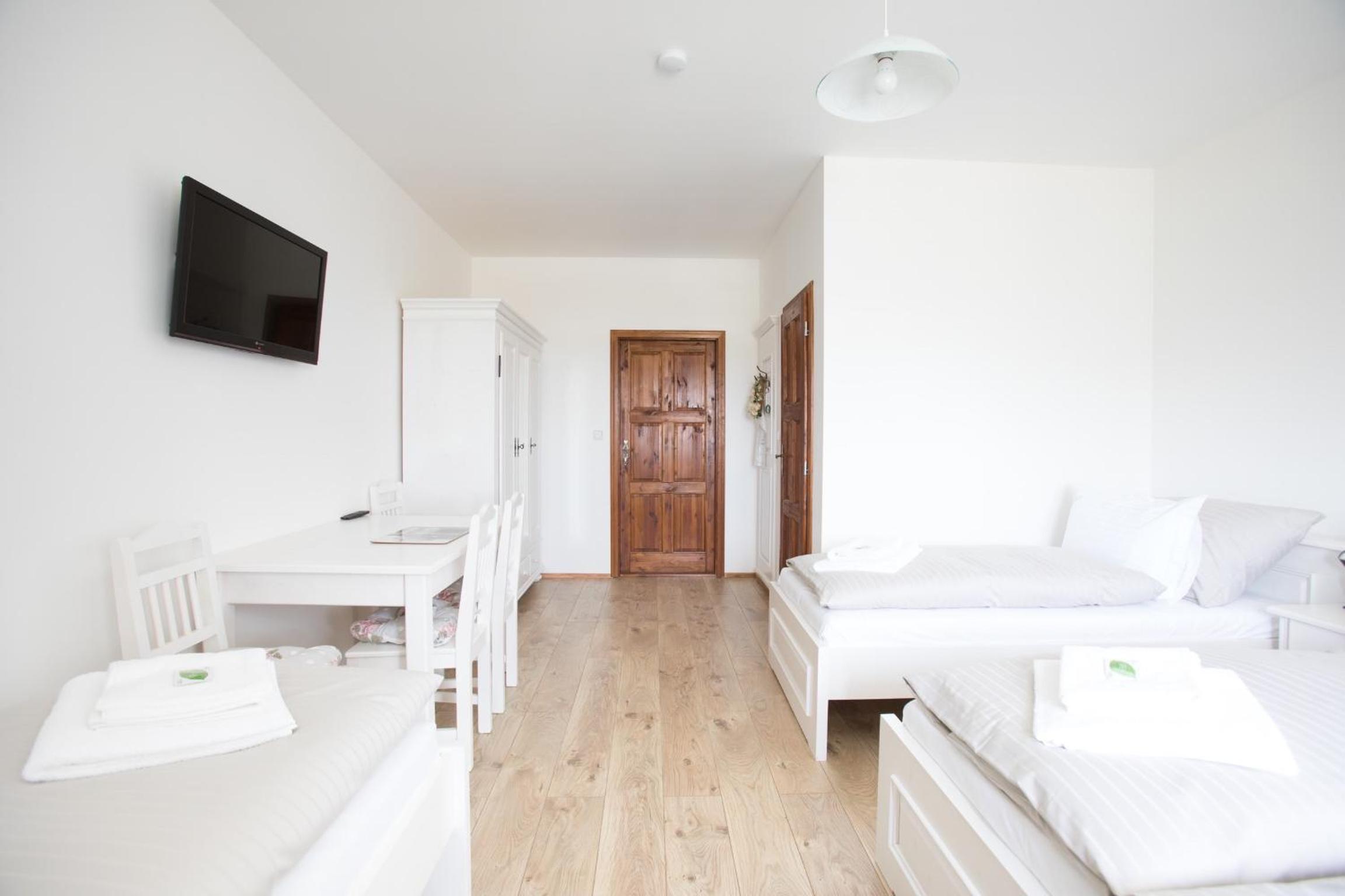 Quadruple Room With Private Bathroom photo 1