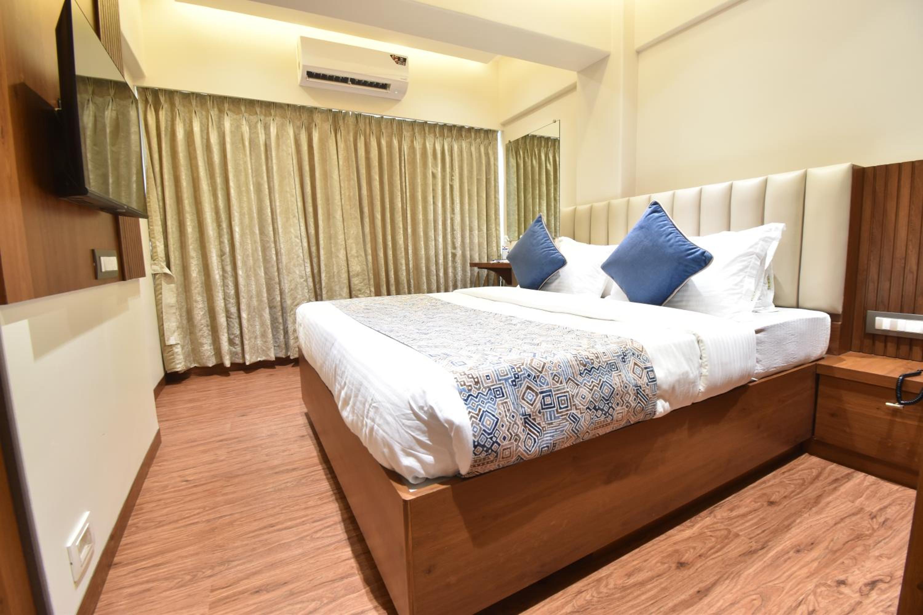 Deluxe Double Room - Photo 2