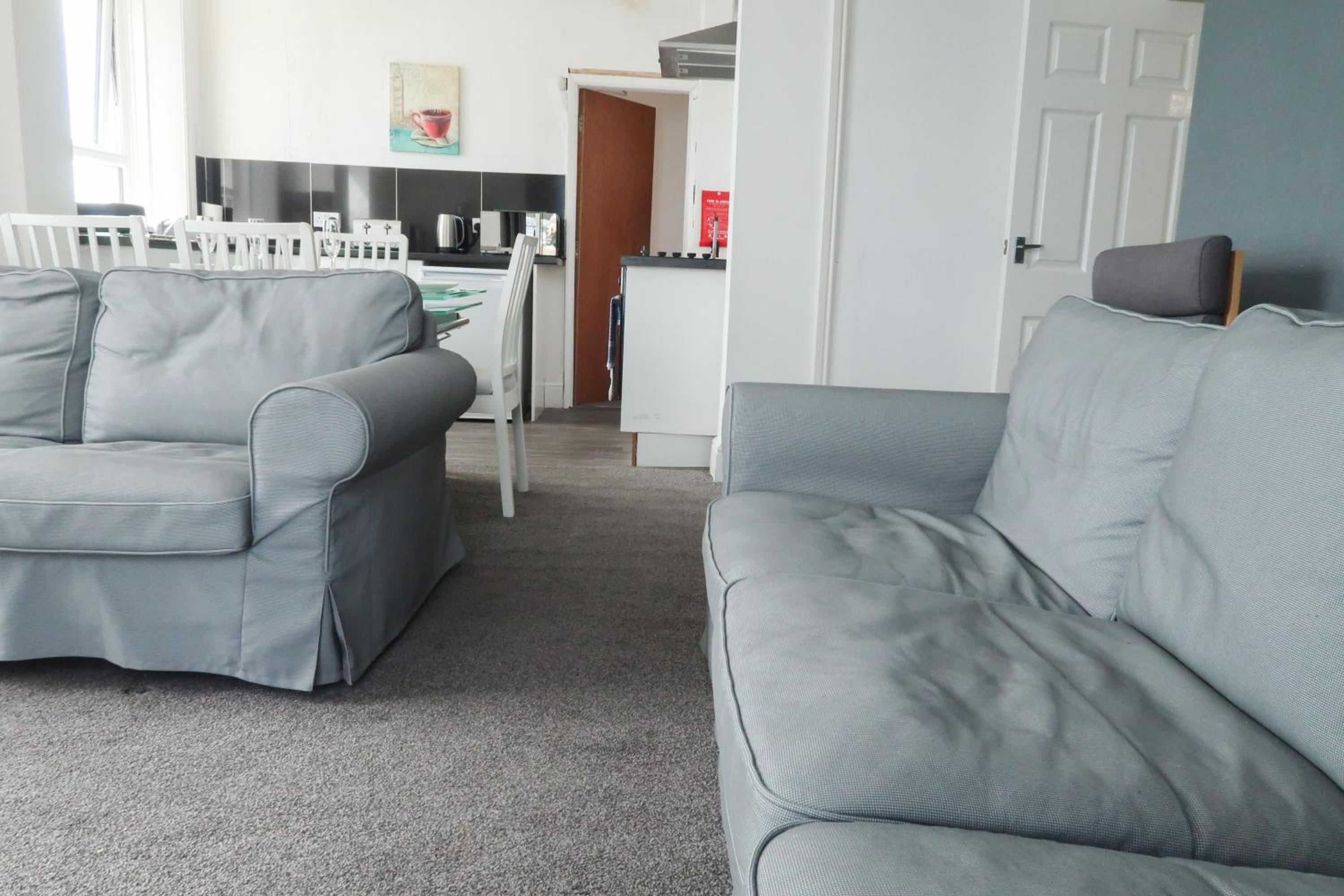 Three-Bedroom Apartment photo 3