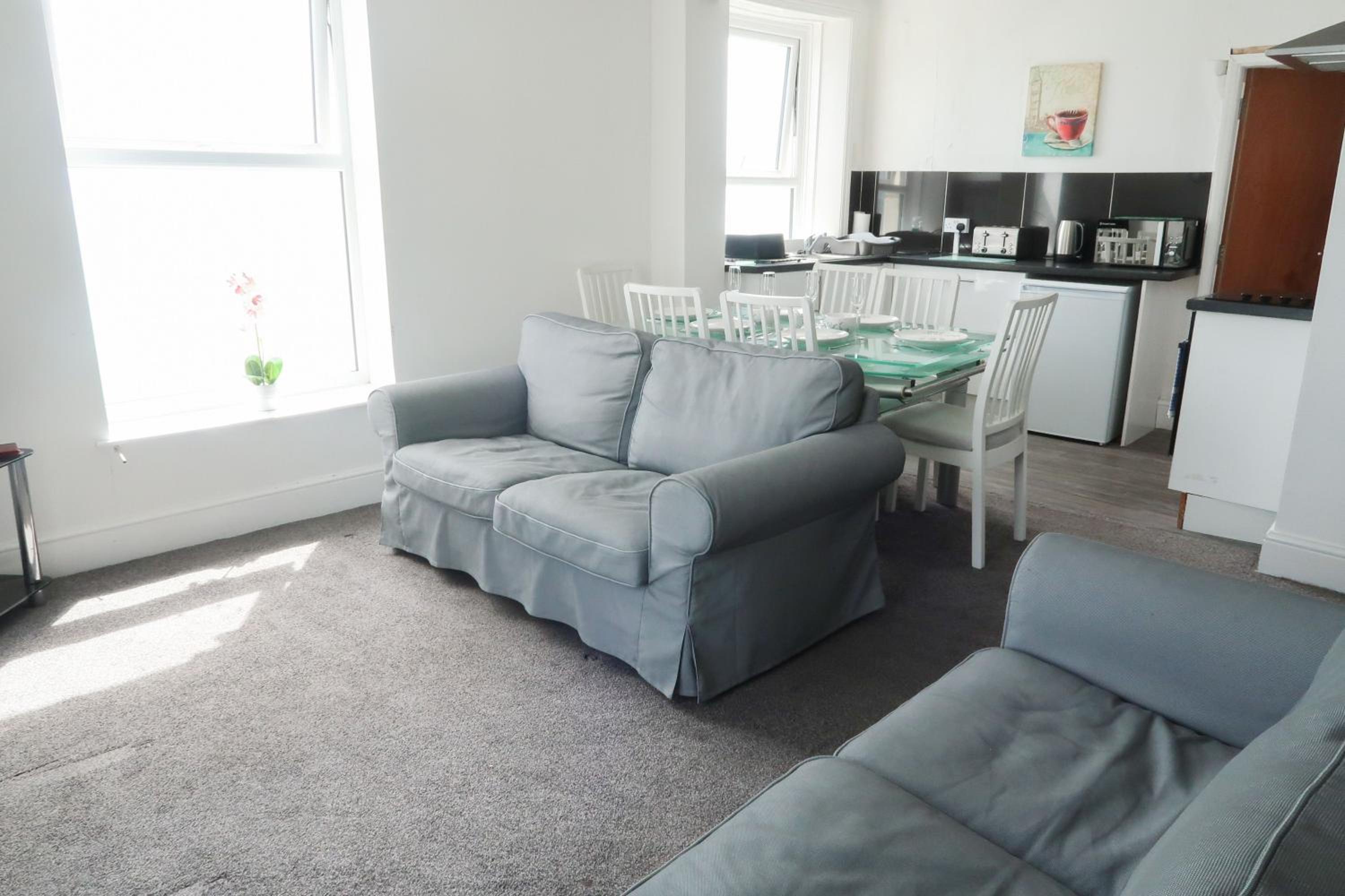 Three-Bedroom Apartment photo 1