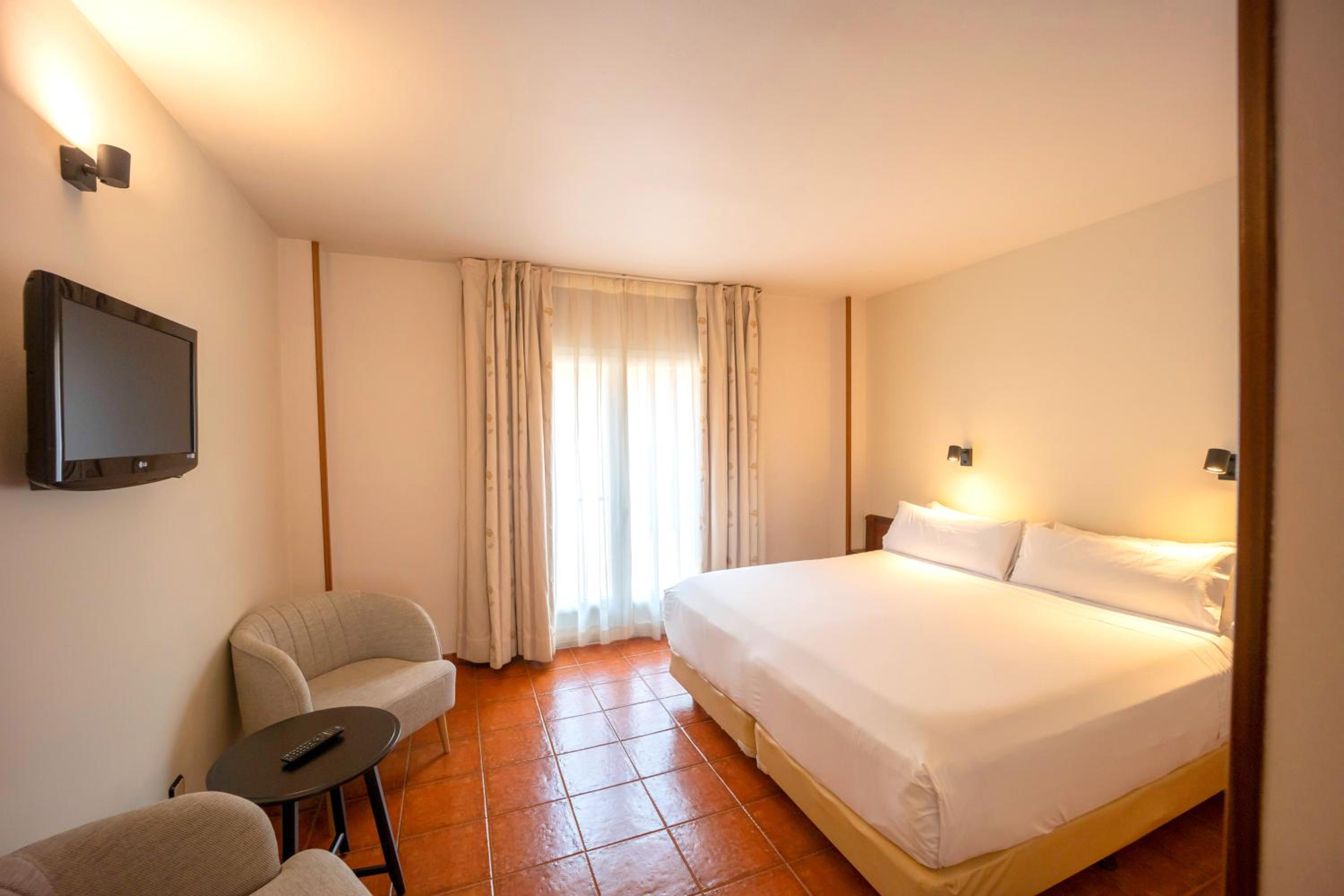 Double or Twin Room photo 2