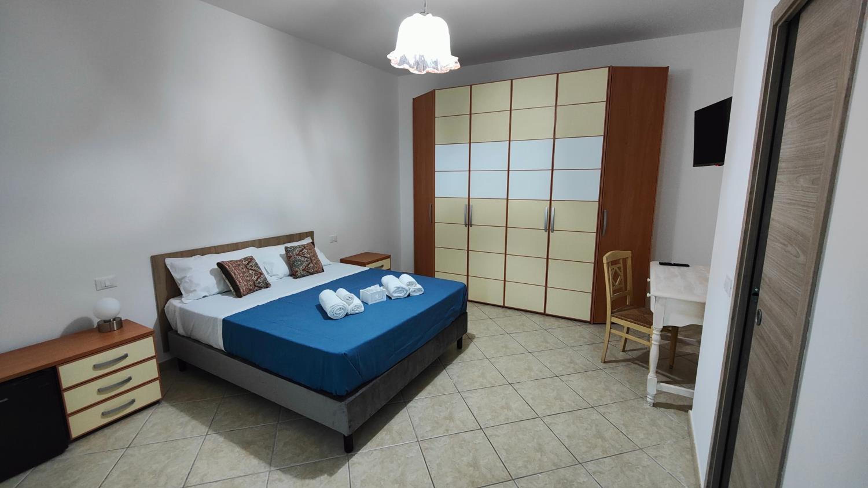 Standard Queen Room