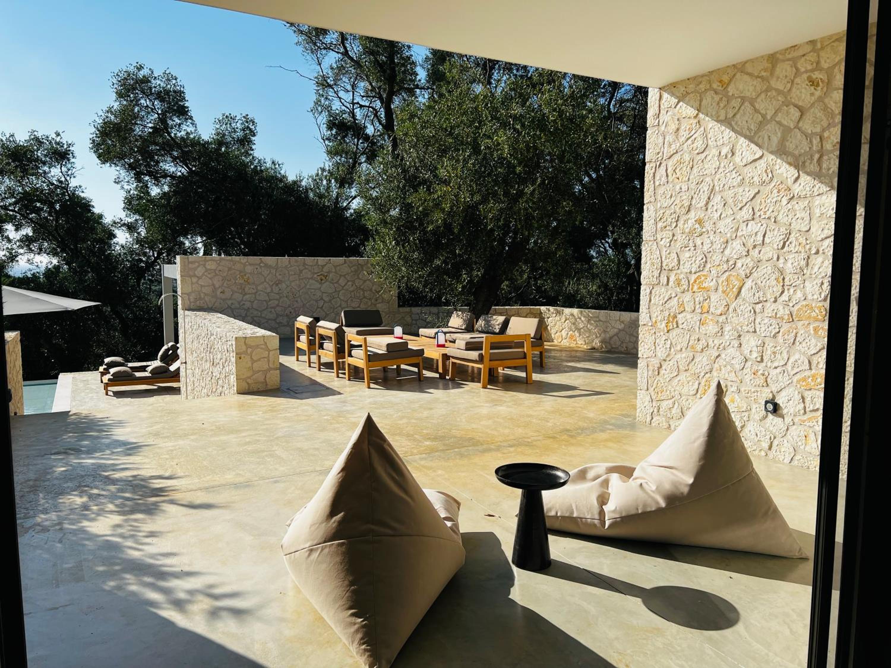 Villa photo 2