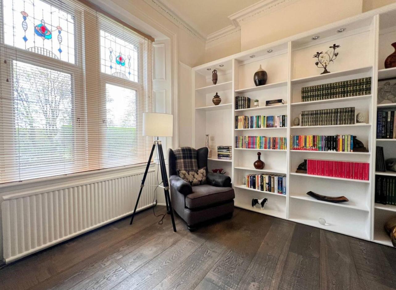 Three-Bedroom Villa photo 2