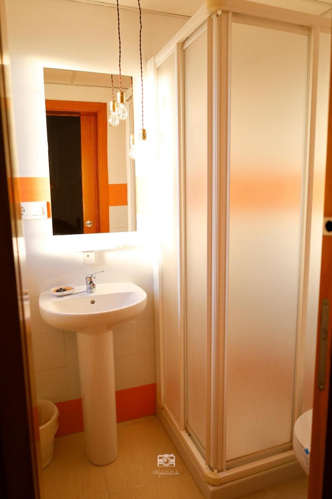 Habitación Triple con Baño Privado
