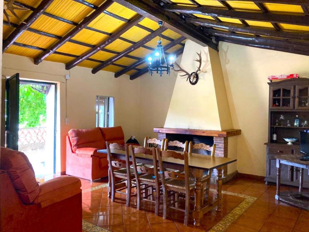 Three-Bedroom House photo 2