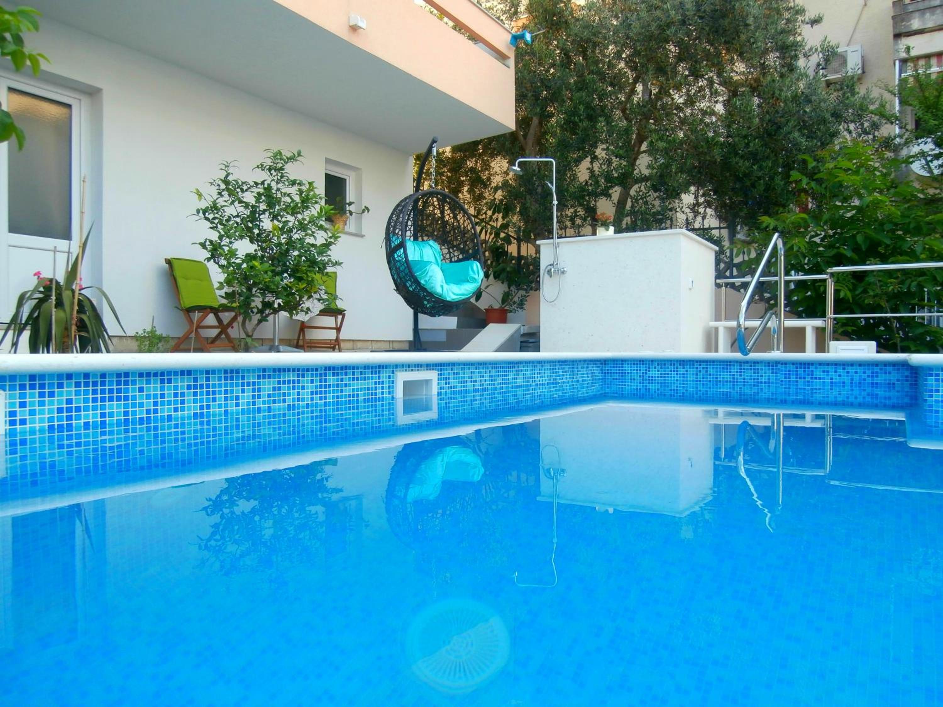 One-Bedroom Apartment with Pool View photo 3