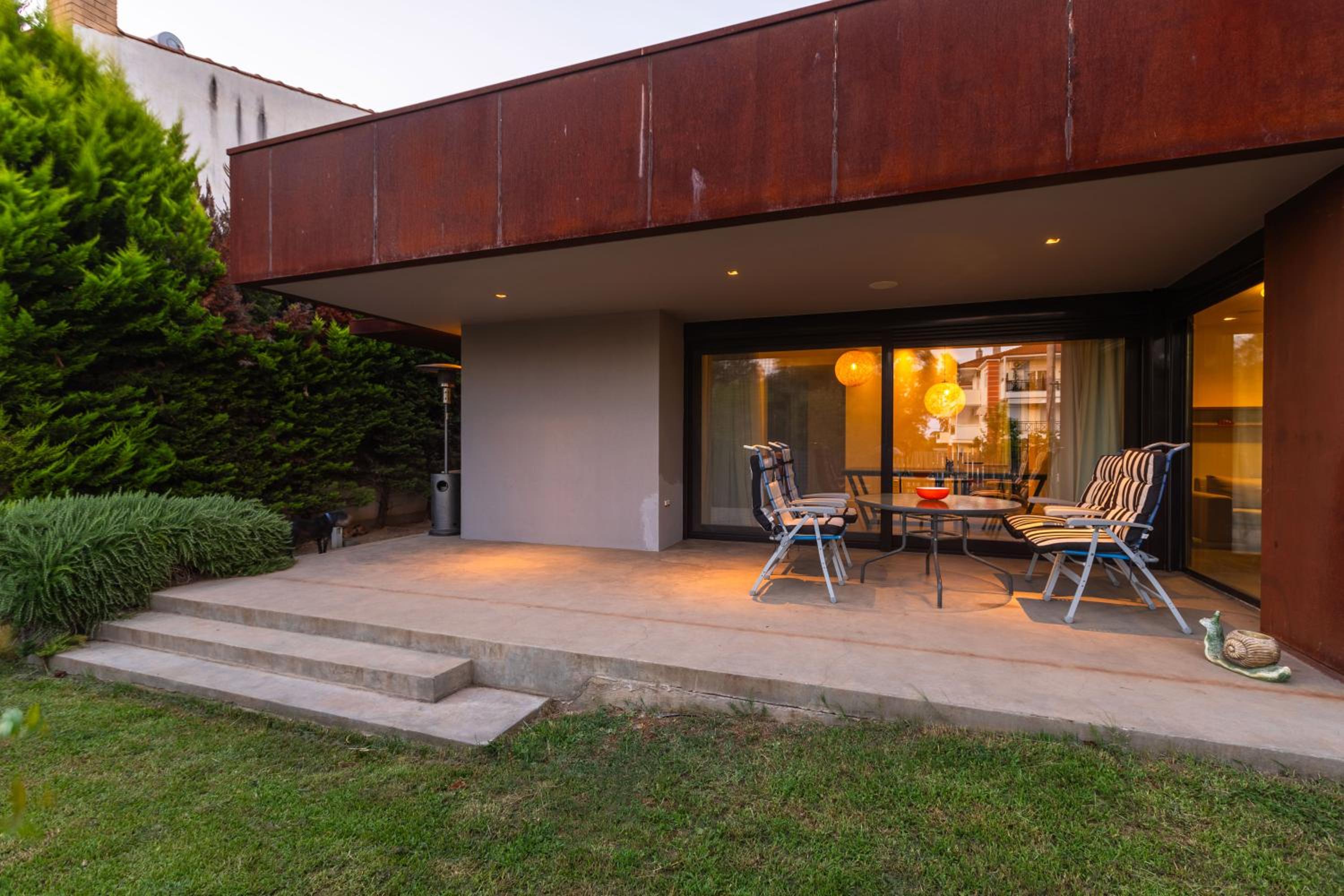 Three-Bedroom Villa photo 2