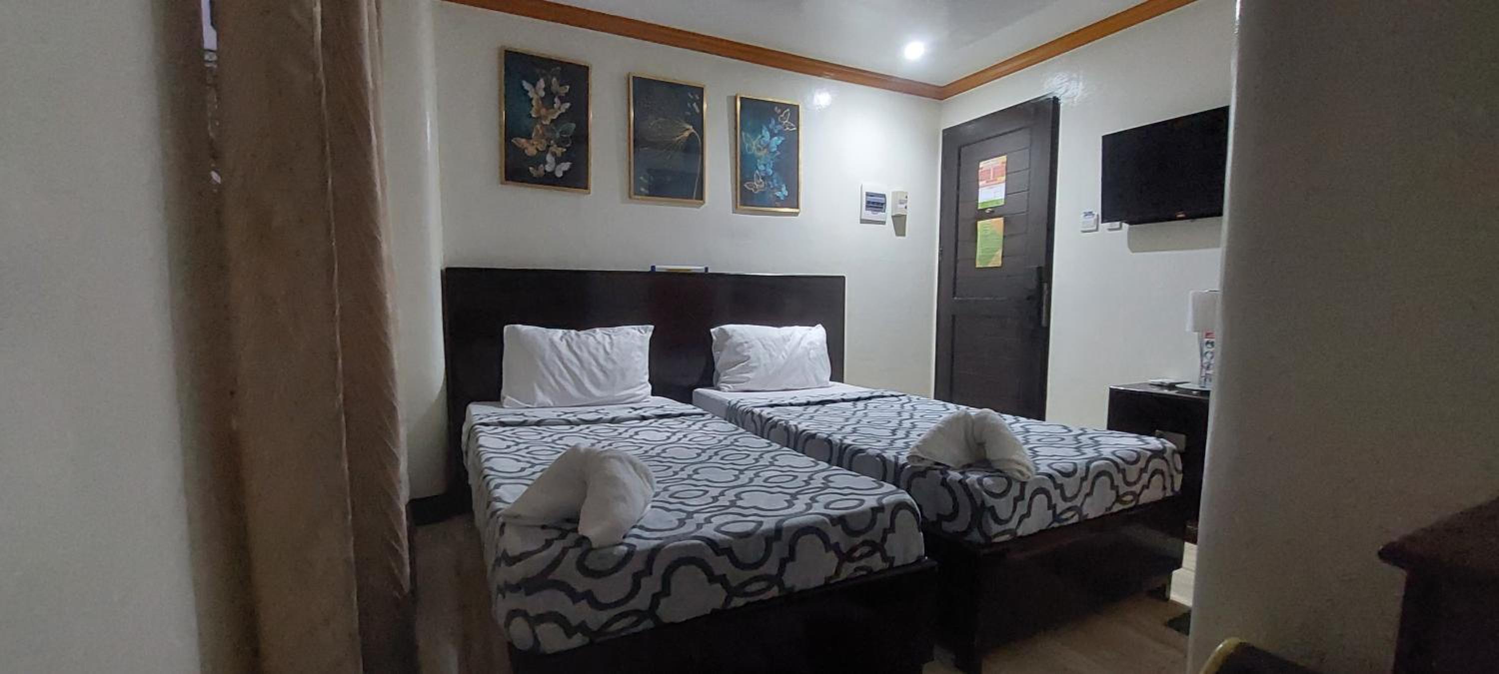 Budget Twin Room photo 3