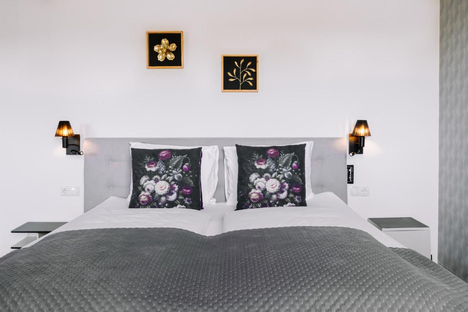 Deluxe King Room photo 2