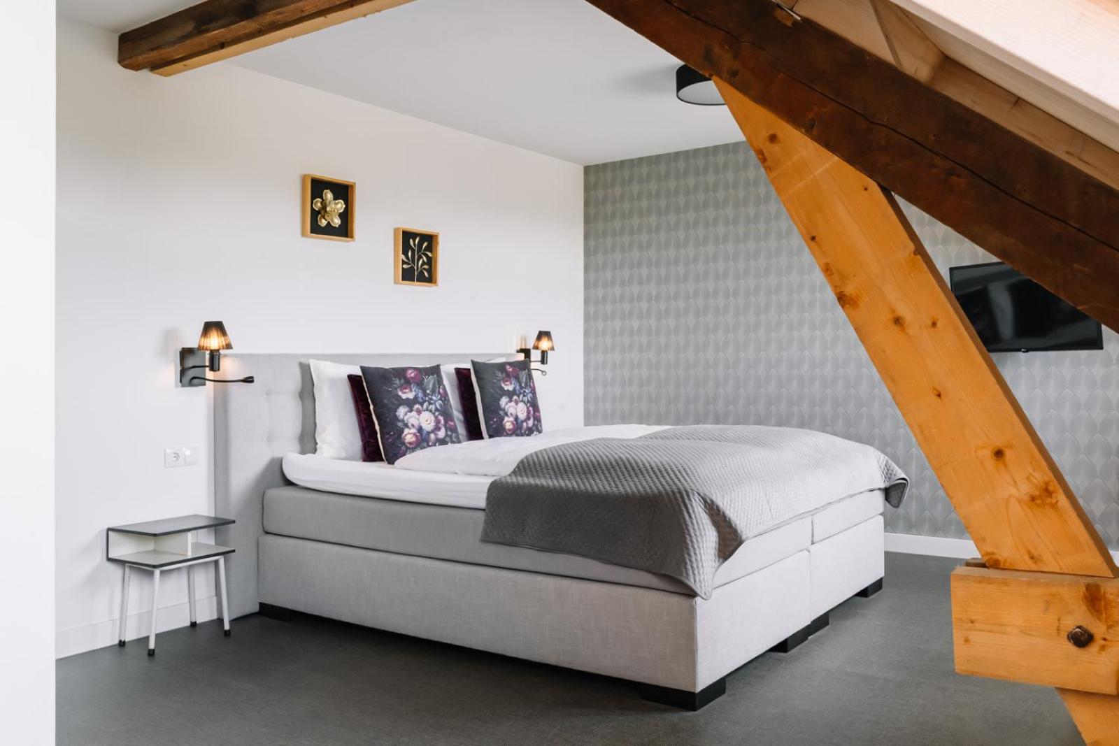 Deluxe King Room photo 1