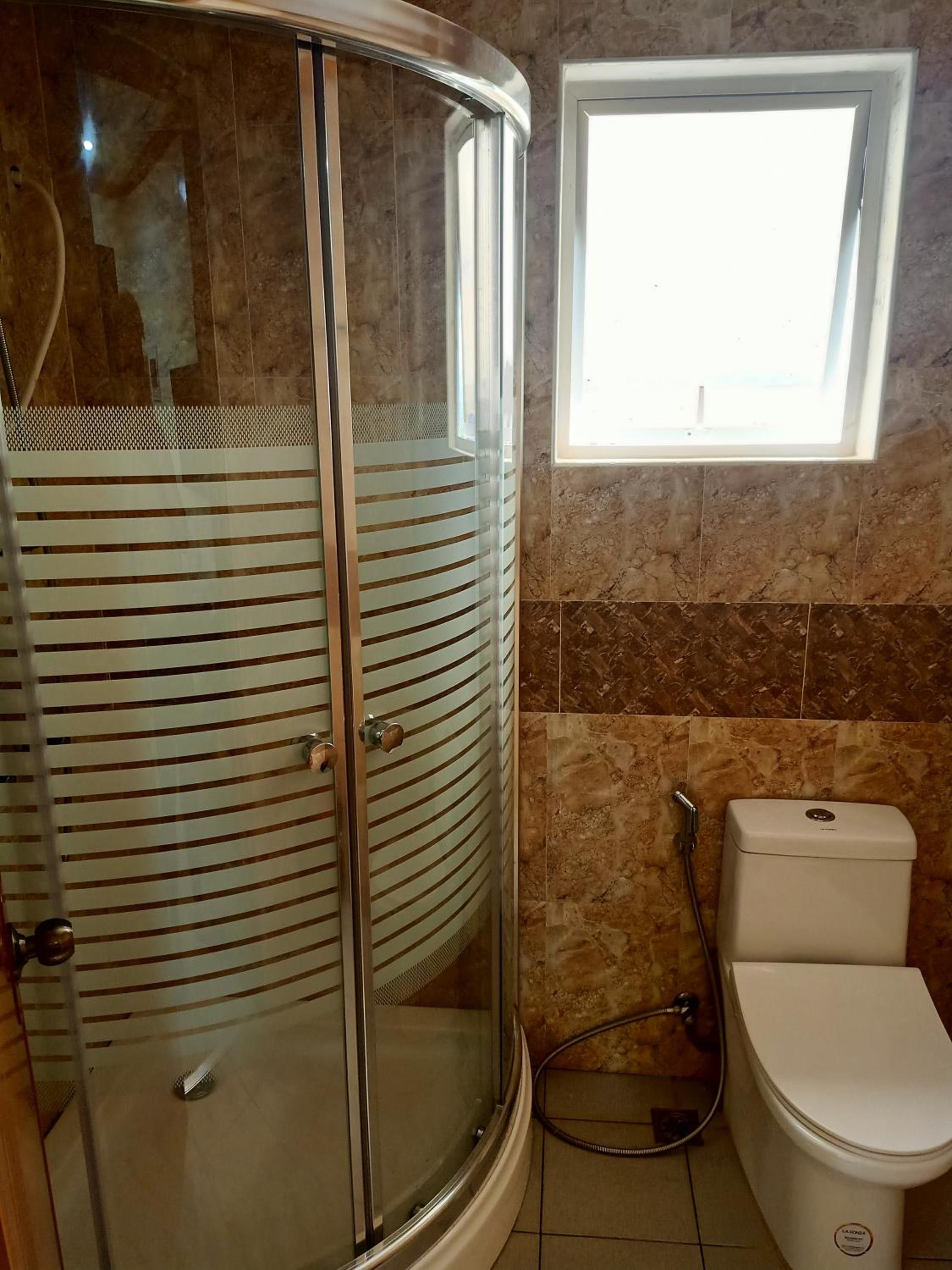 Deluxe Queen Suite photo 3