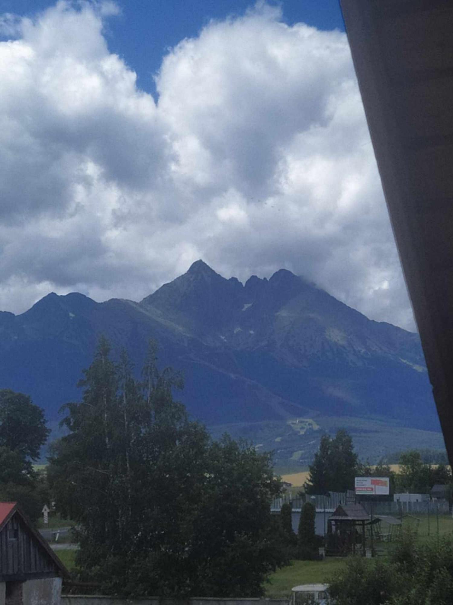 Apartment With Mountain View photo 2