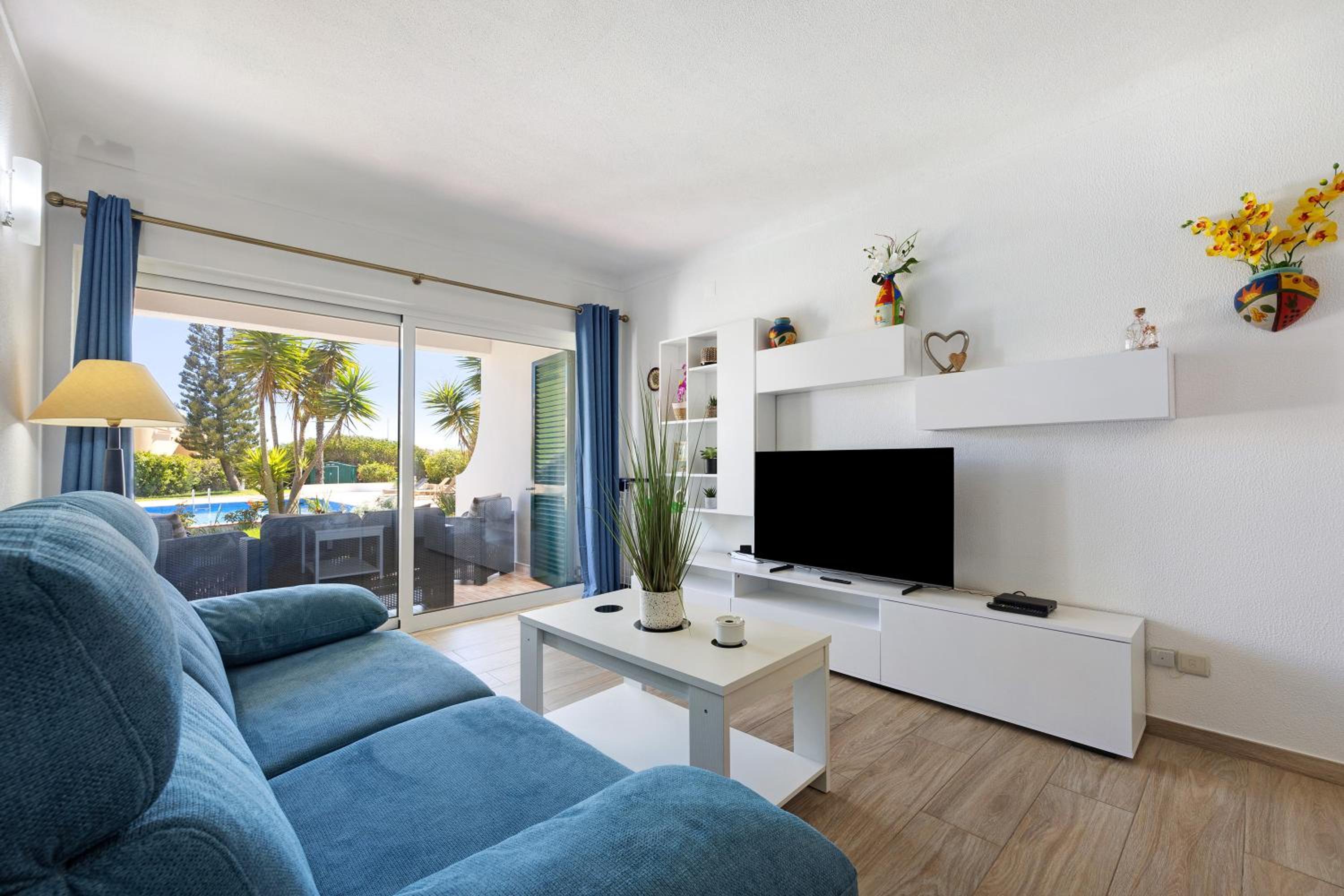 One-Bedroom Apartment with Garden View photo 1