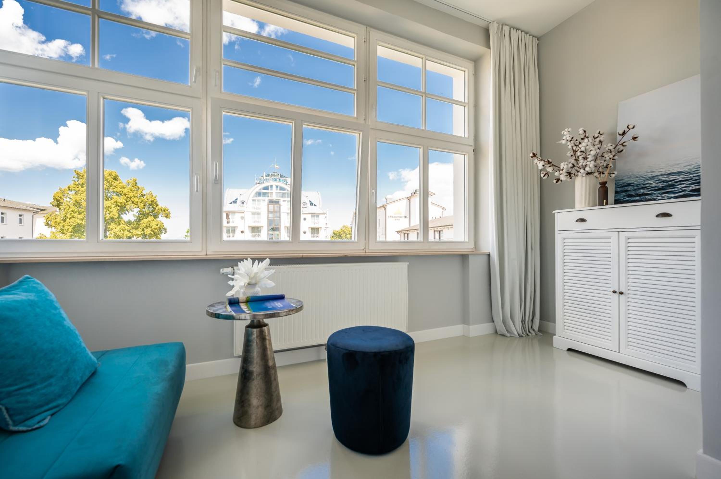 Junior Suite sea side photo 3