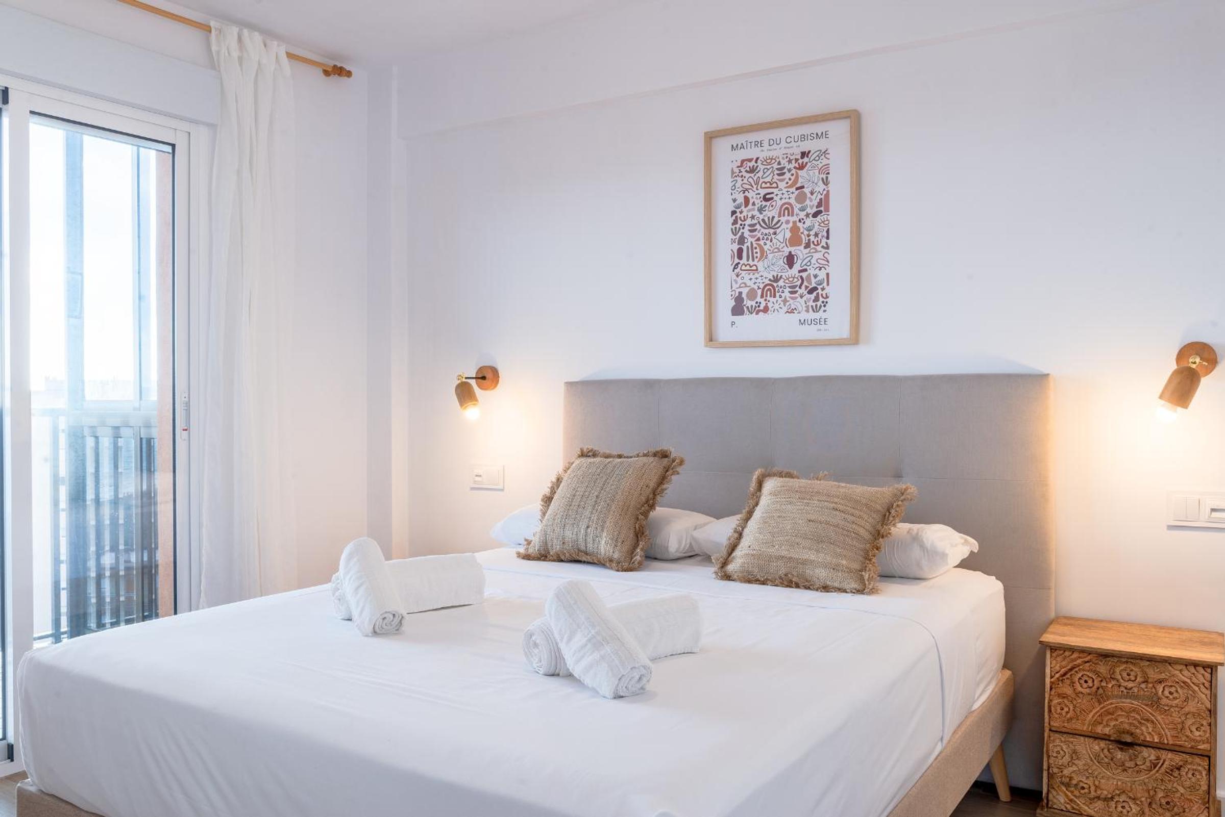 Three-Bedroom Apartment photo 2