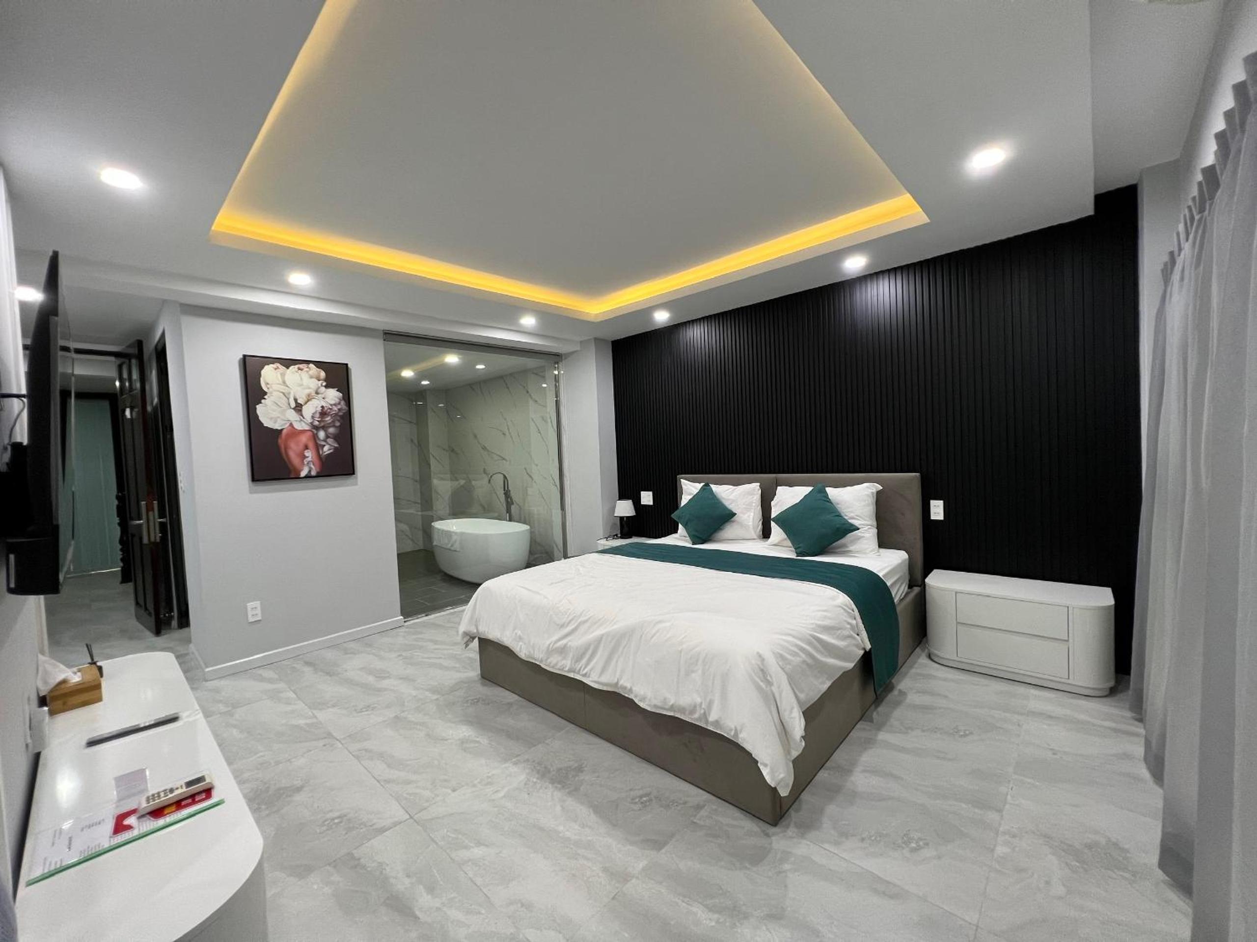 King Room with Spa Bath